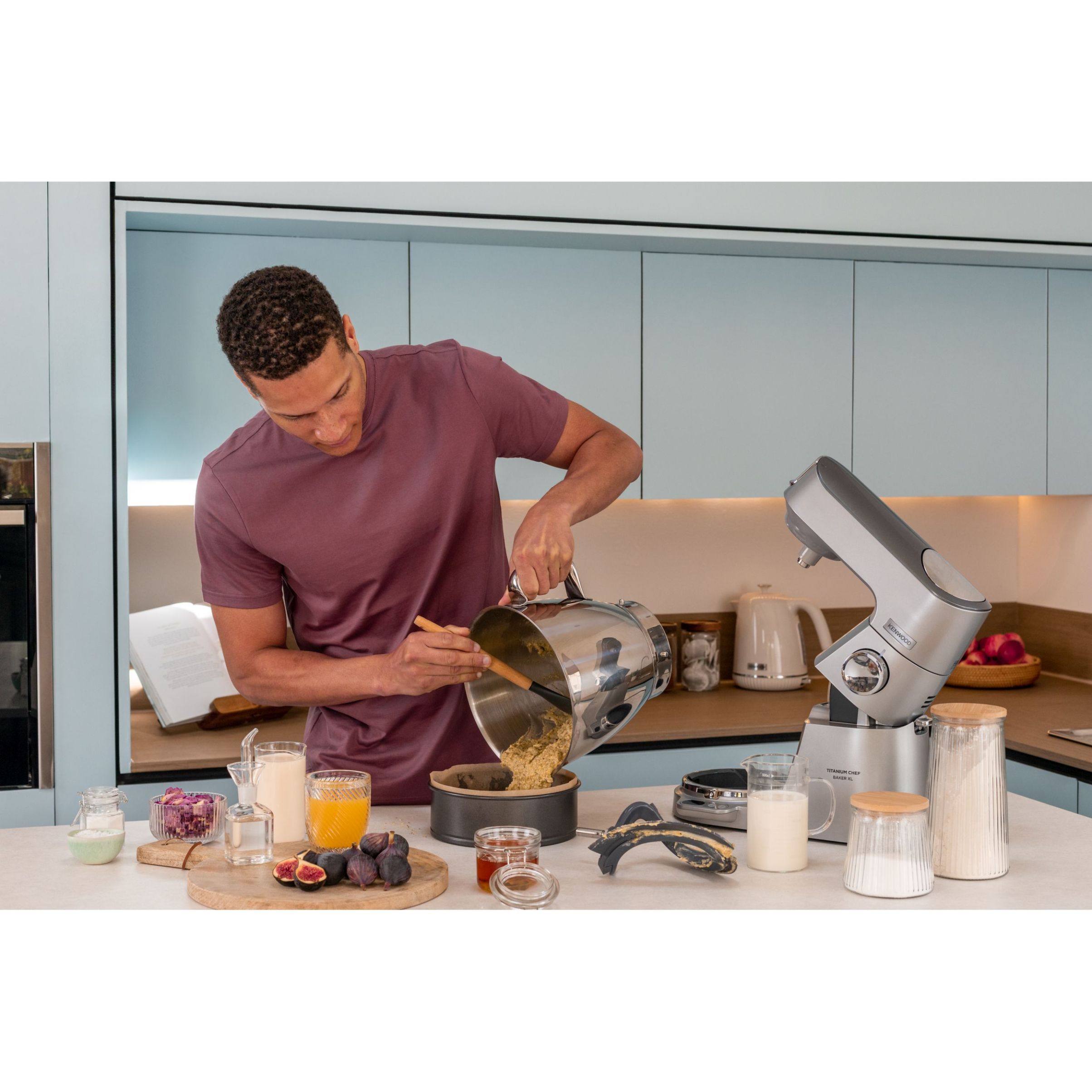 Robot de bucătărie planetar KENWOOD Titanium Chef Baker XL KVL85.004SI – 0W20011377, 1200W, 2 vase (7l/5l), Cântar integrat, G11.50kg, Silver