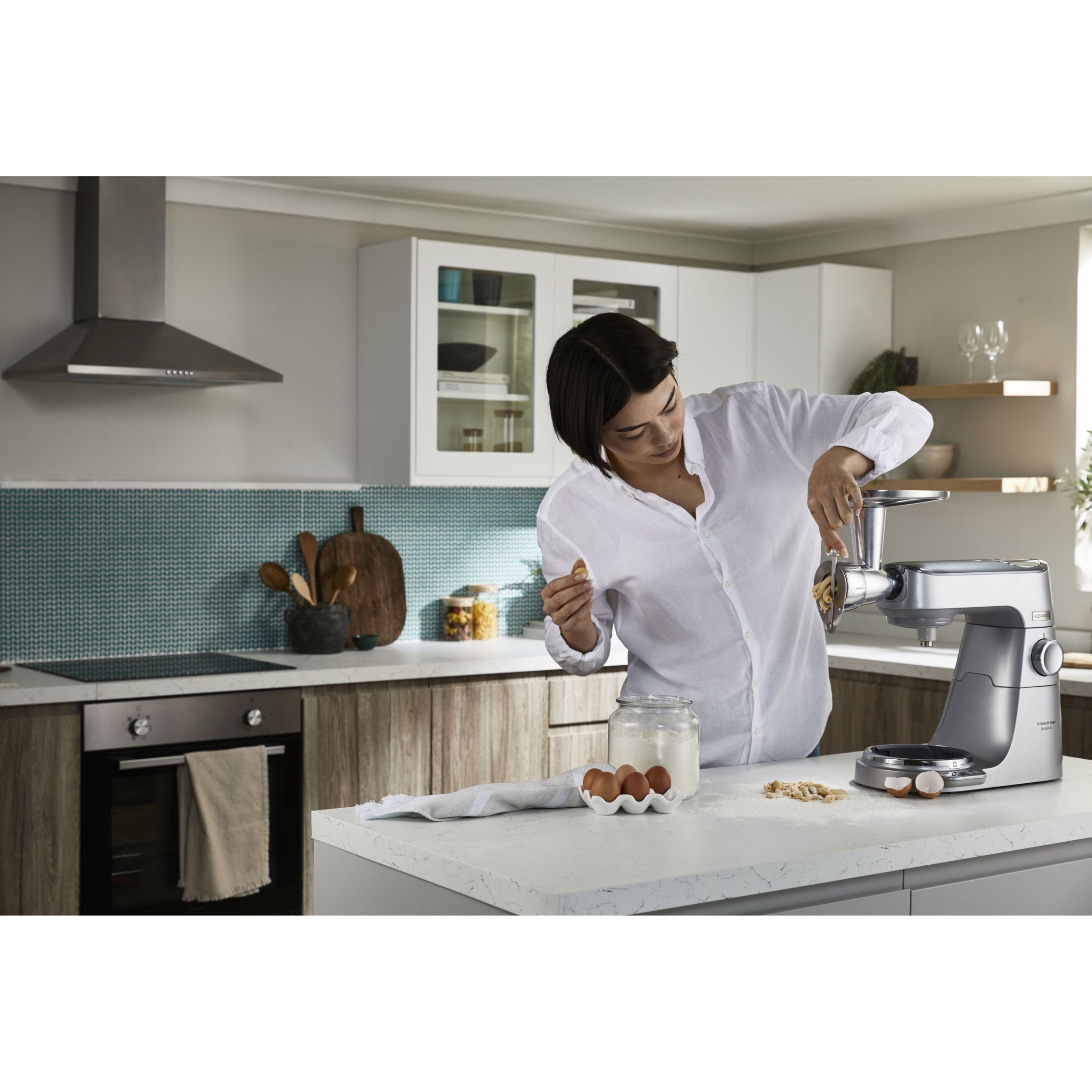 Robot de bucătărie planetar KENWOOD Titanium Chef Baker XL KVL85.004SI – 0W20011377, 1200W, 2 vase (7l/5l), Cântar integrat, G11.50kg, Silver
