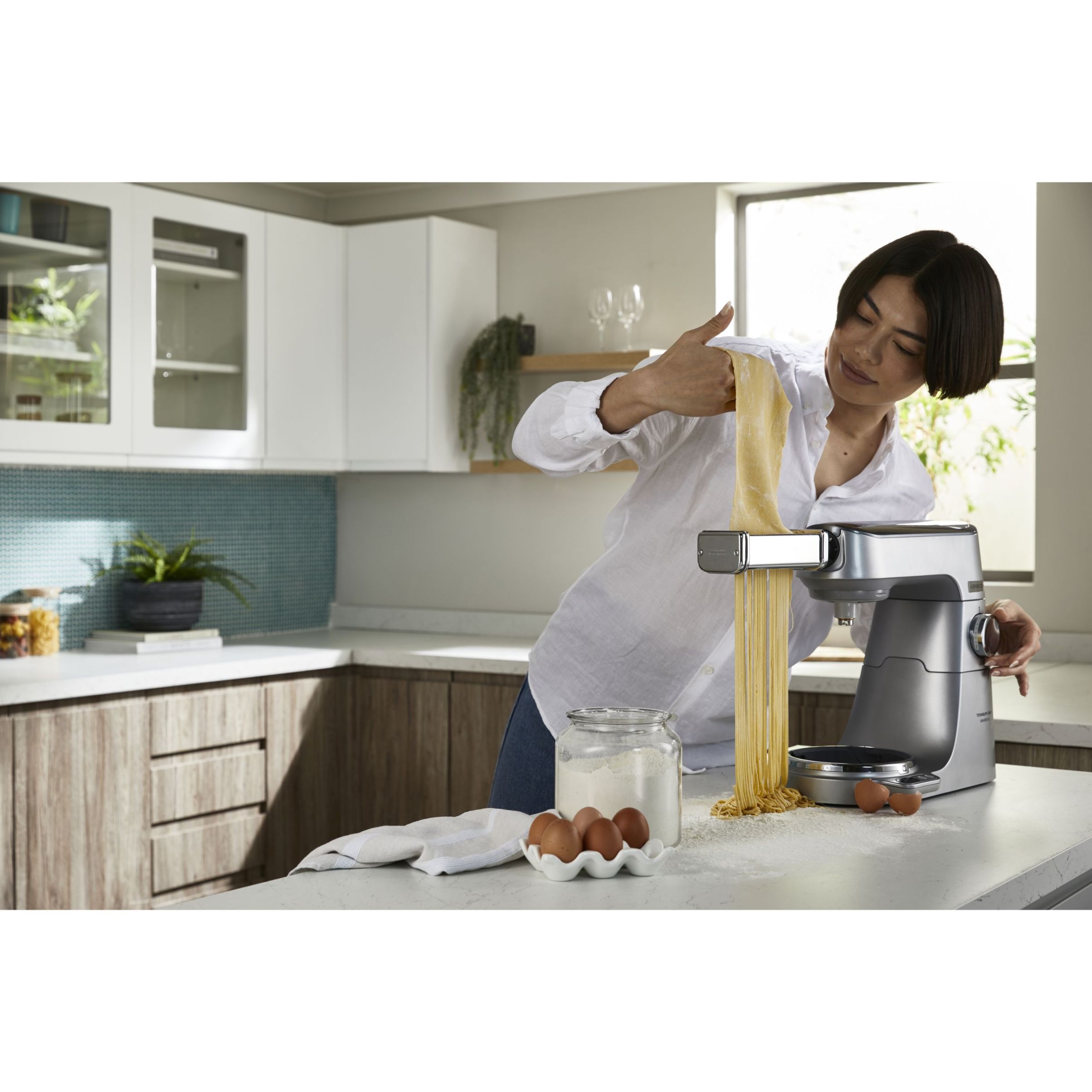 Robot de bucătărie planetar KENWOOD Titanium Chef Baker XL KVL85.004SI – 0W20011377, 1200W, 2 vase (7l/5l), Cântar integrat, G11.50kg, Silver