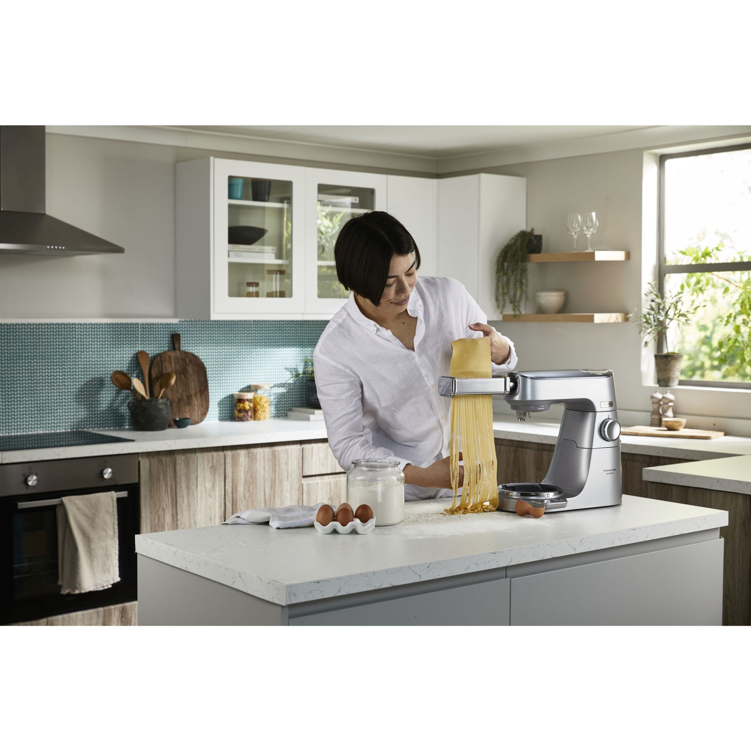 Robot de bucătărie planetar KENWOOD Titanium Chef Baker XL KVL85.004SI – 0W20011377, 1200W, 2 vase (7l/5l), Cântar integrat, G11.50kg, Silver