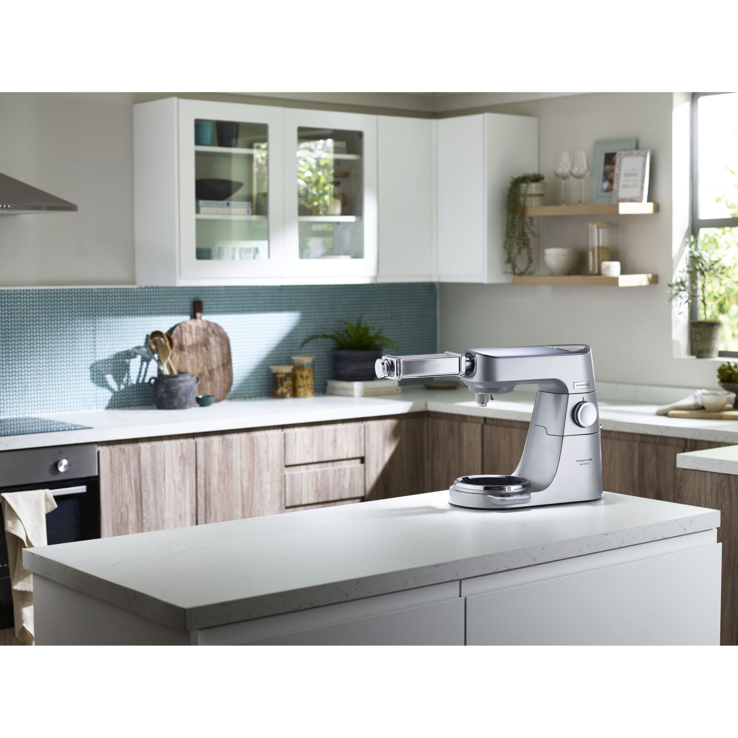 Robot de bucătărie planetar KENWOOD Titanium Chef Baker XL KVL85.004SI – 0W20011377, 1200W, 2 vase (7l/5l), Cântar integrat, G11.50kg, Silver