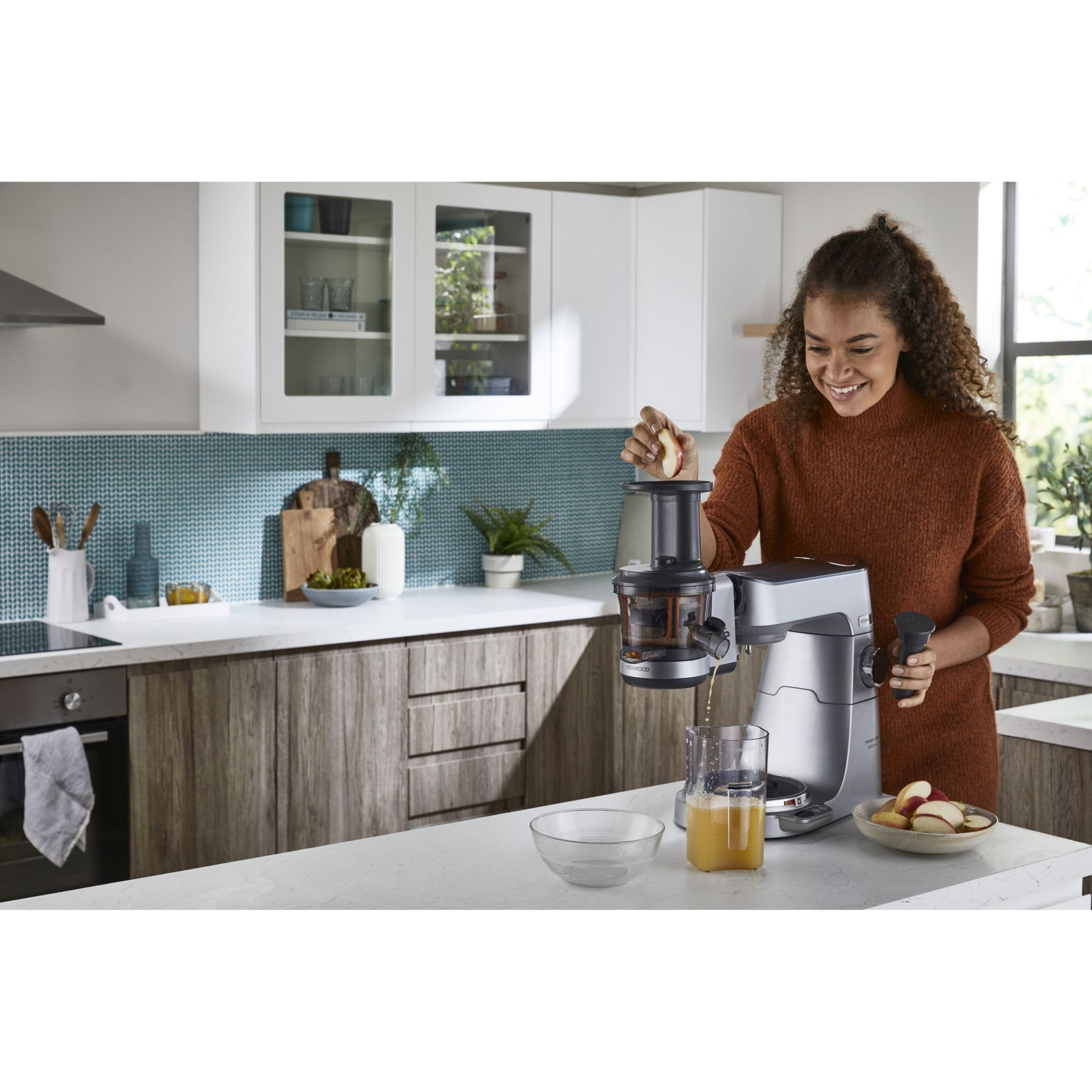Robot de bucătărie planetar KENWOOD Titanium Chef Baker XL KVL85.004SI – 0W20011377, 1200W, 2 vase (7l/5l), Cântar integrat, G11.50kg, Silver