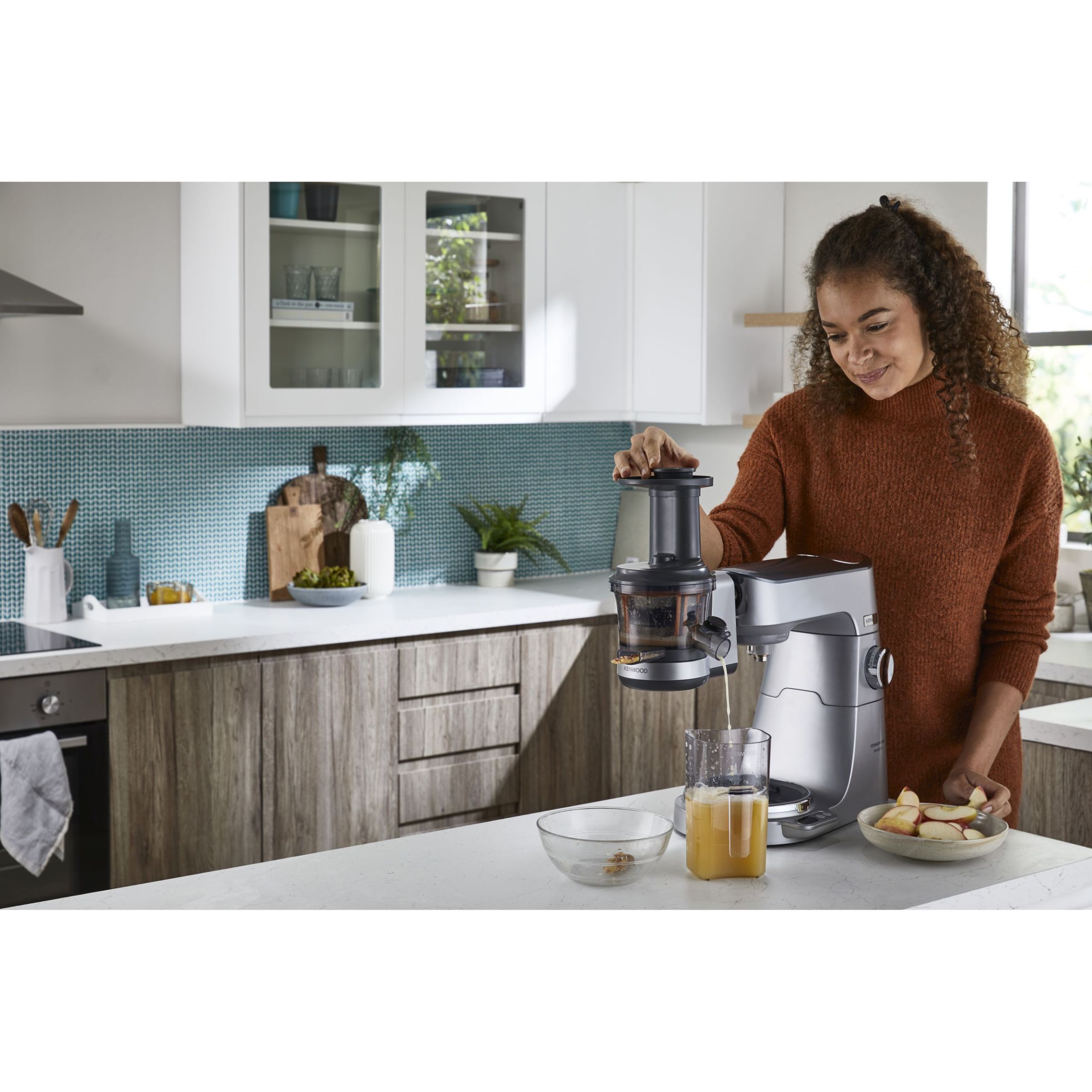 Robot de bucătărie planetar KENWOOD Titanium Chef Baker XL KVL85.004SI – 0W20011377, 1200W, 2 vase (7l/5l), Cântar integrat, G11.50kg, Silver