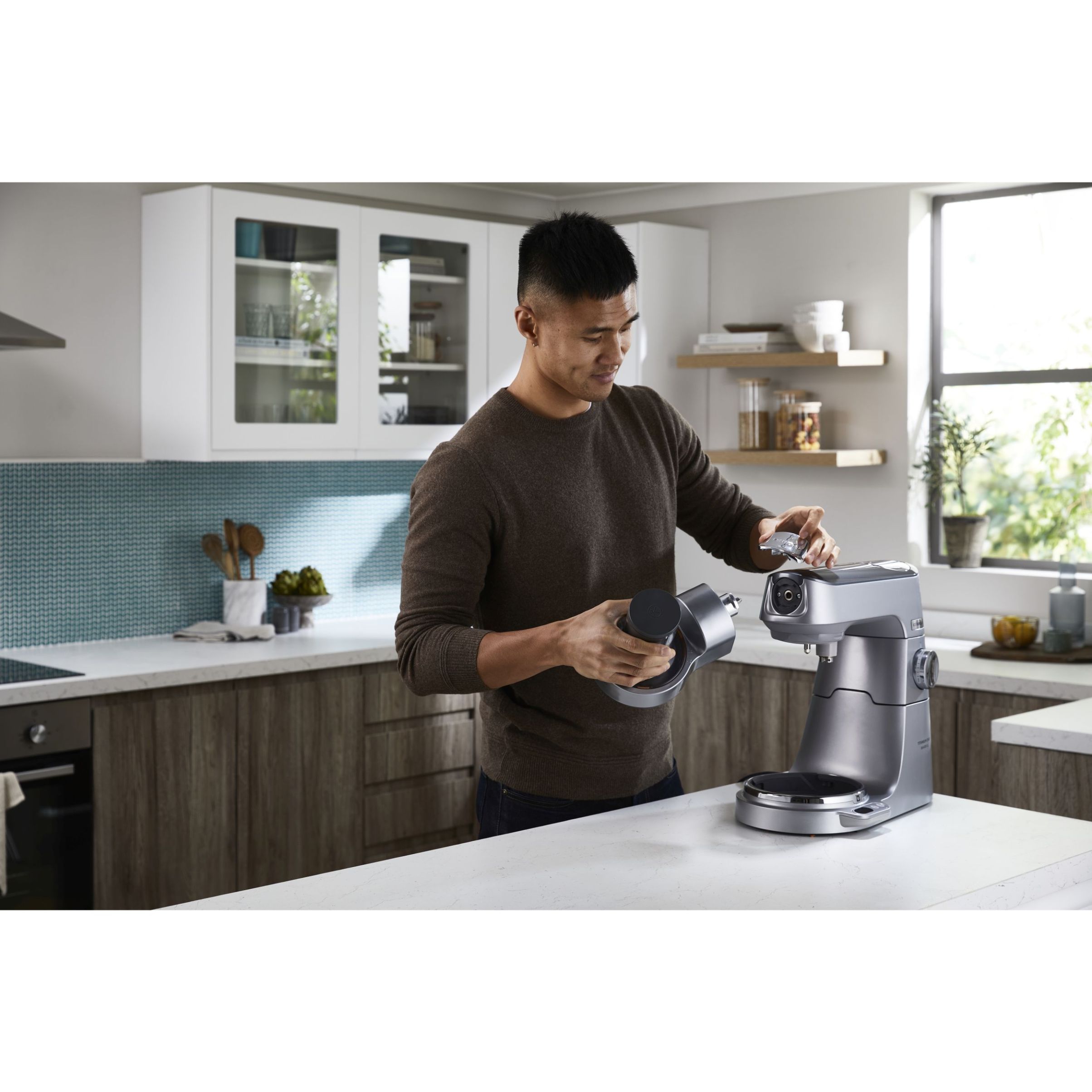 Robot de bucătărie planetar KENWOOD Titanium Chef Baker XL KVL85.004SI – 0W20011377, 1200W, 2 vase (7l/5l), Cântar integrat, G11.50kg, Silver