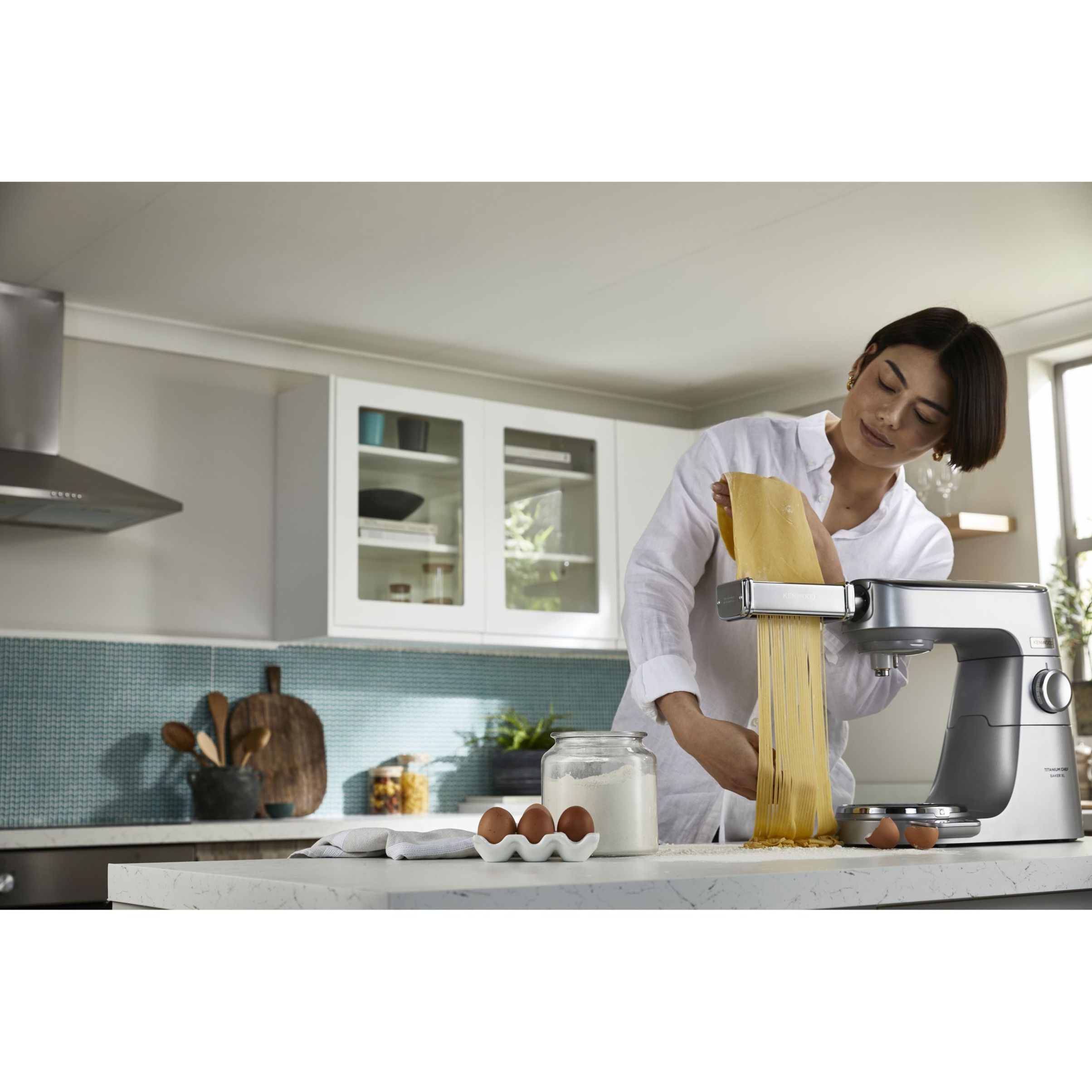 Robot de bucătărie planetar KENWOOD Titanium Chef Baker XL KVL85.004SI – 0W20011377, 1200W, 2 vase (7l/5l), Cântar integrat, G11.50kg, Silver