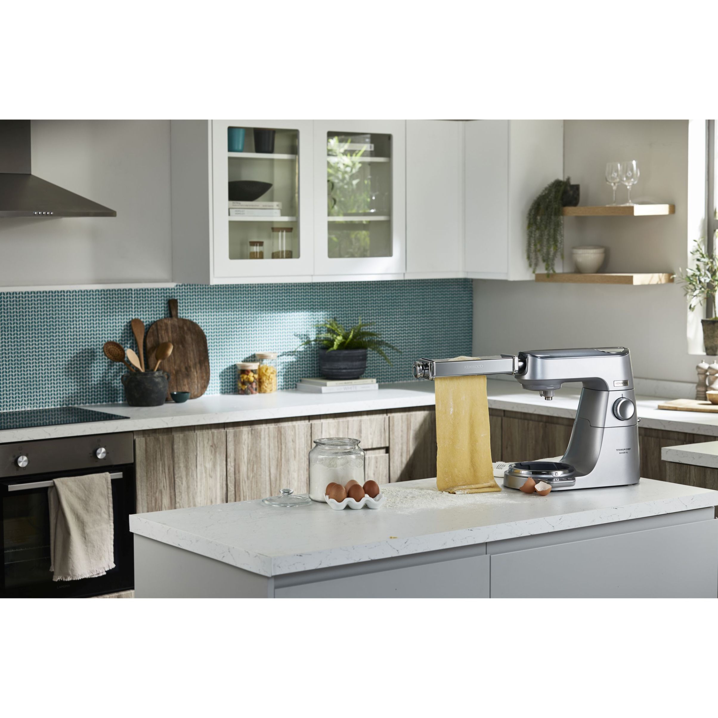 Robot de bucătărie planetar KENWOOD Titanium Chef Baker XL KVL85.004SI – 0W20011377, 1200W, 2 vase (7l/5l), Cântar integrat, G11.50kg, Silver