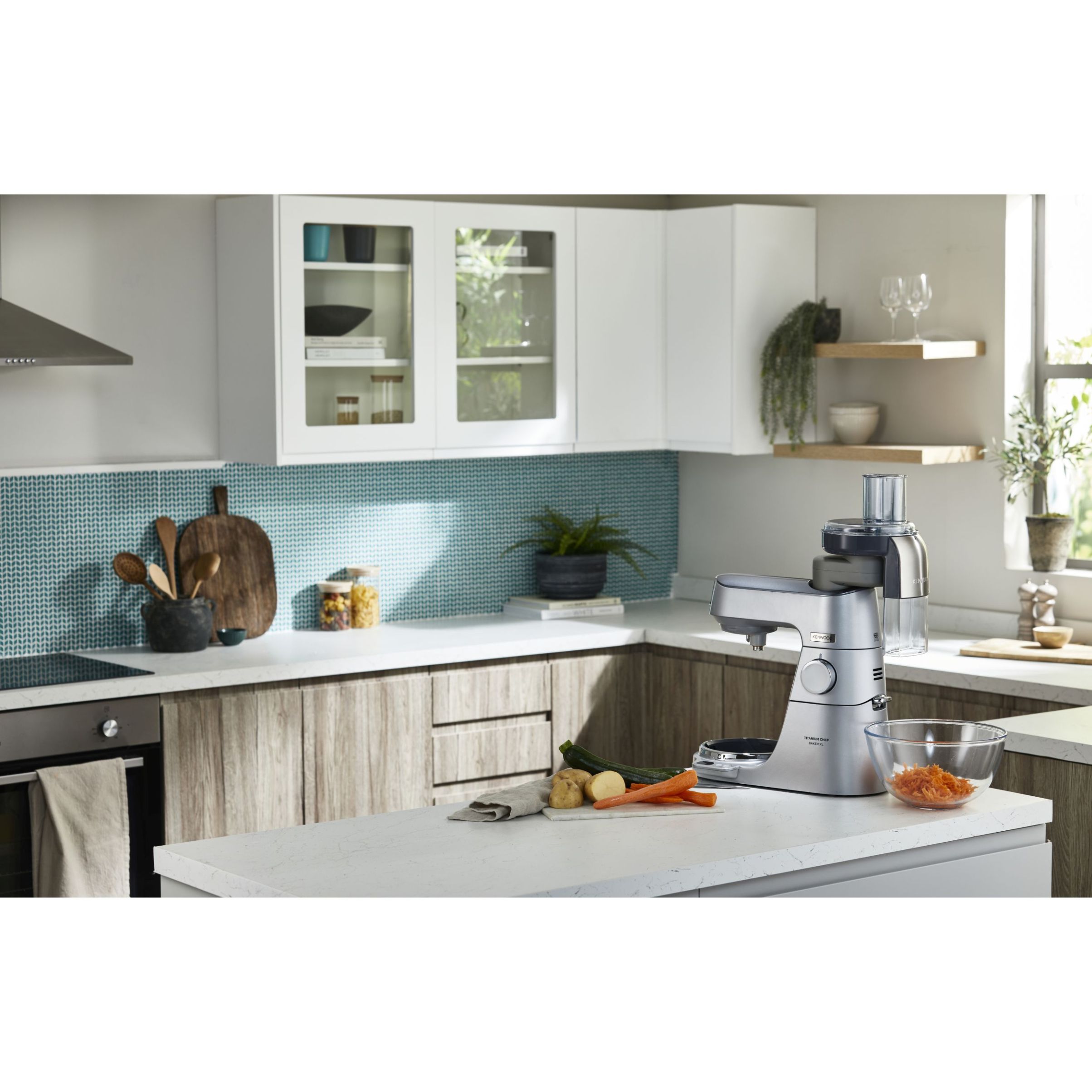 Robot de bucătărie planetar KENWOOD Titanium Chef Baker XL KVL85.704SI – 0W20011480, 1200W, 2 vase (7l/5l), Cântar, Blender, Mașină de tocat, Procesor alimente, Storcător citrice, Tocător, G20.03kg