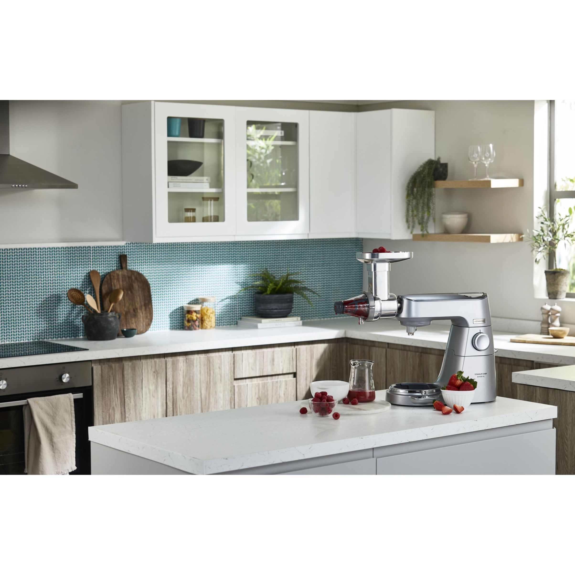 Robot de bucătărie planetar KENWOOD Titanium Chef Baker XL KVL85.704SI – 0W20011480, 1200W, 2 vase (7l/5l), Cântar, Blender, Mașină de tocat, Procesor alimente, Storcător citrice, Tocător, G20.03kg