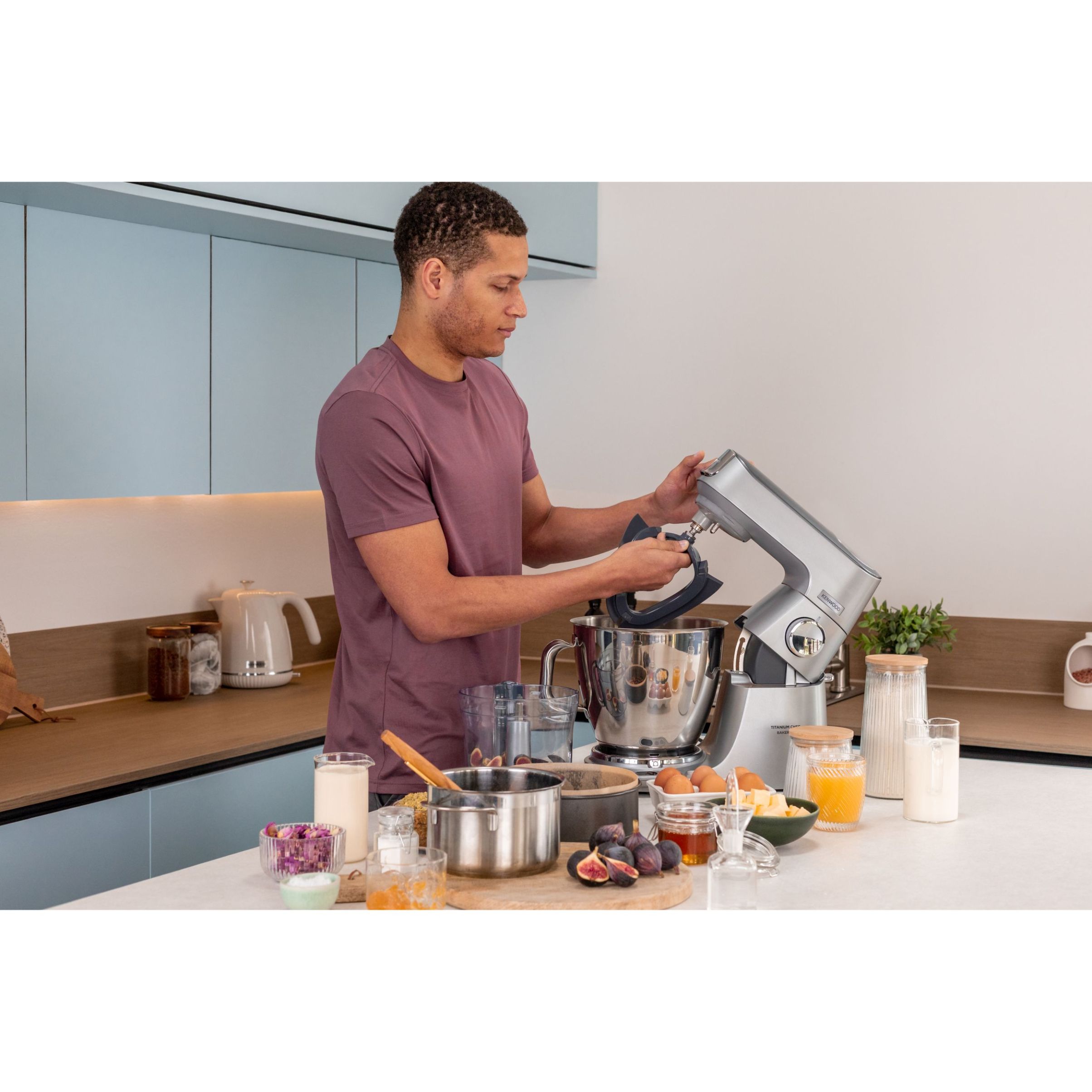 Robot de bucătărie planetar KENWOOD Titanium Chef Baker XL KVL85.704SI – 0W20011480, 1200W, 2 vase (7l/5l), Cântar, Blender, Mașină de tocat, Procesor alimente, Storcător citrice, Tocător, G20.03kg