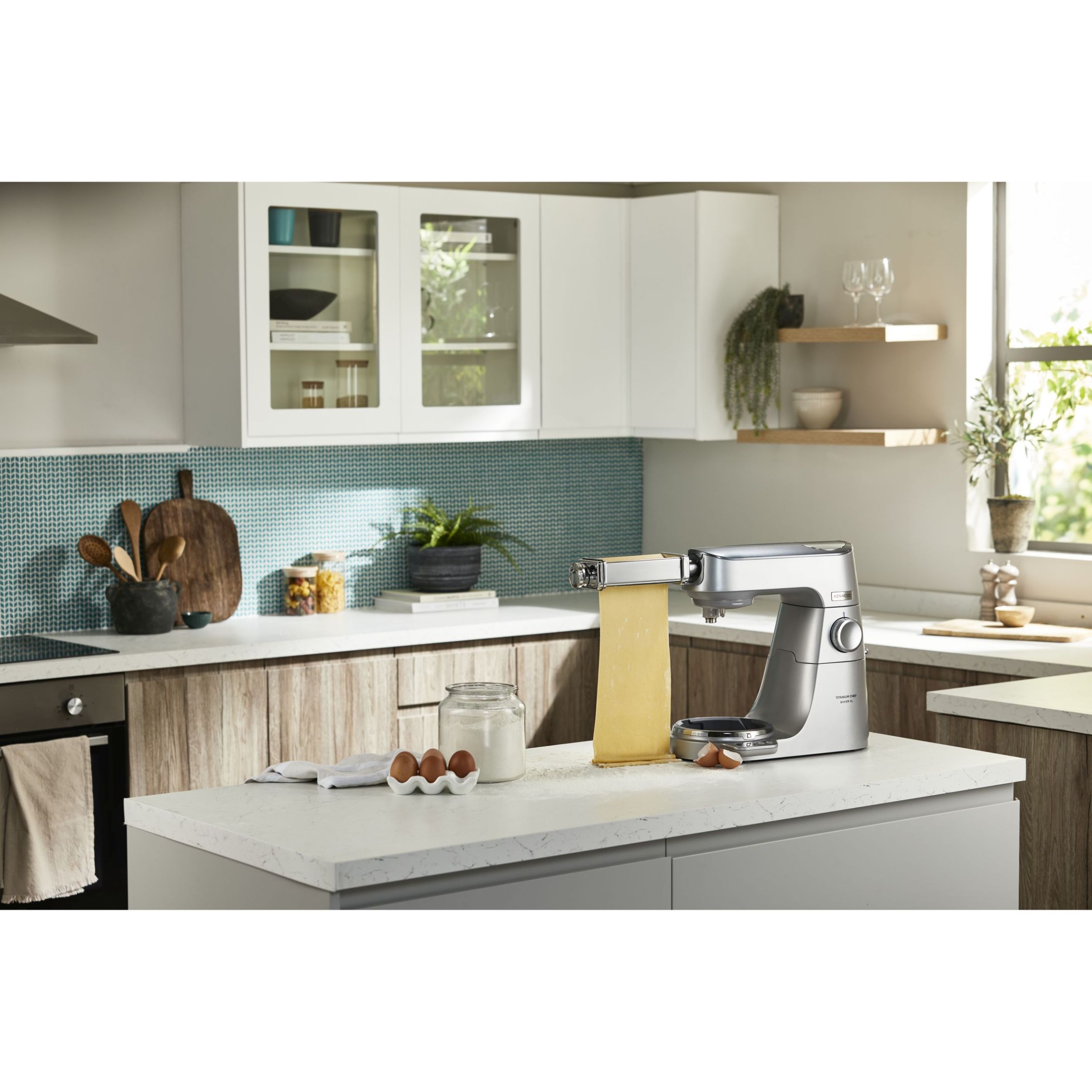 Robot de bucătărie planetar KENWOOD Titanium Chef Baker XL KVL85.704SI – 0W20011480, 1200W, 2 vase (7l/5l), Cântar, Blender, Mașină de tocat, Procesor alimente, Storcător citrice, Tocător, G20.03kg