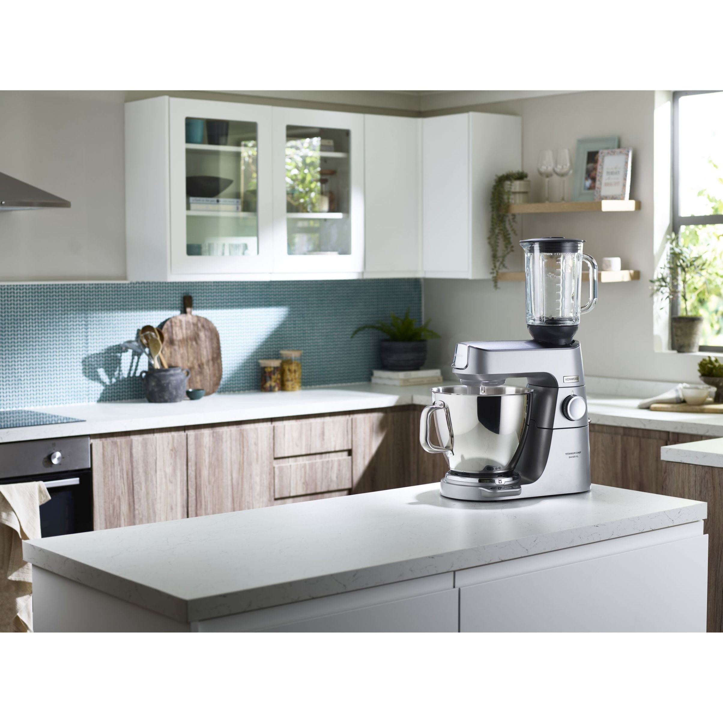 Robot de bucătărie planetar KENWOOD Titanium Chef Baker XL KVL85.704SI – 0W20011480, 1200W, 2 vase (7l/5l), Cântar, Blender, Mașină de tocat, Procesor alimente, Storcător citrice, Tocător, G20.03kg