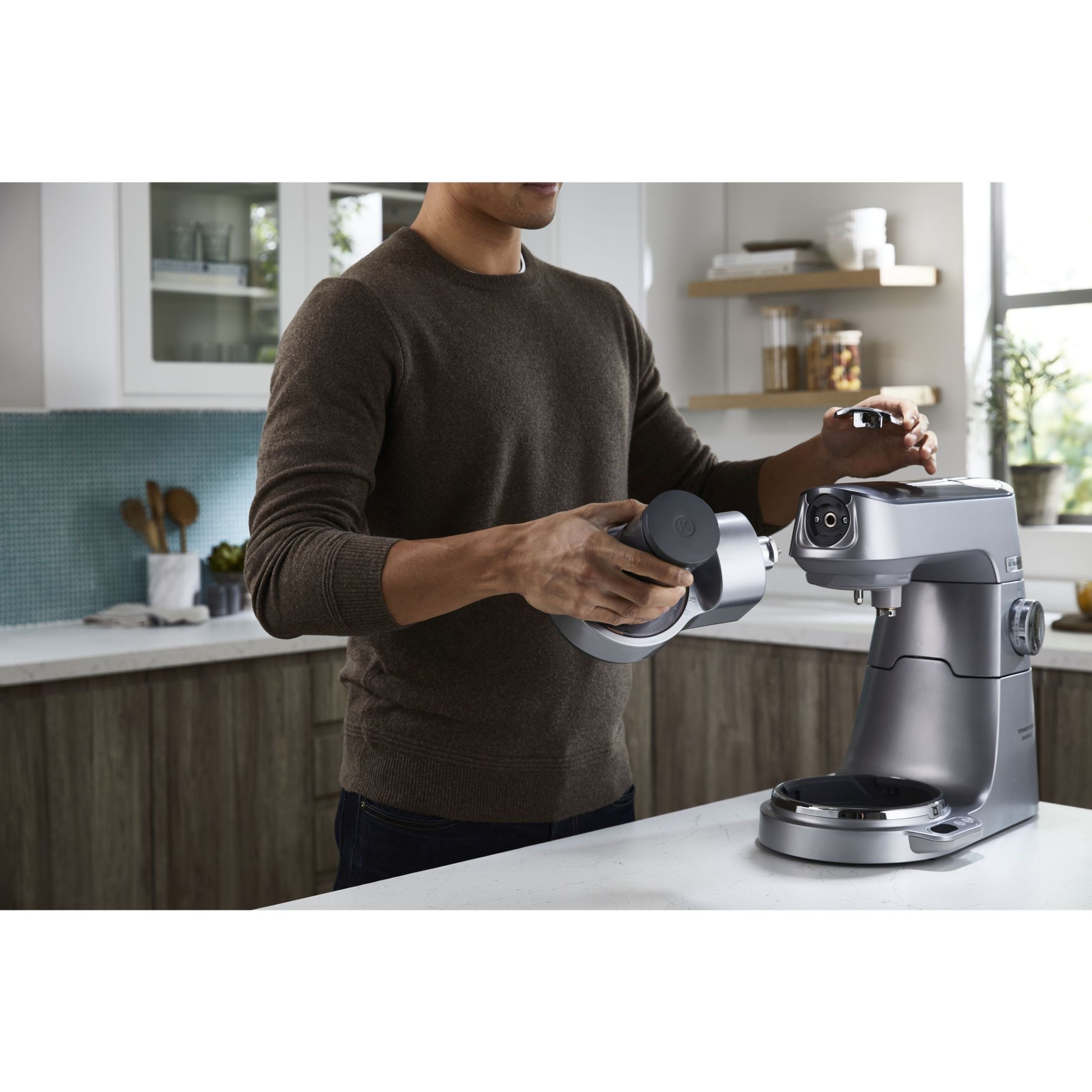 Robot de bucătărie planetar KENWOOD Titanium Chef Baker XL KVL85.704SI – 0W20011480, 1200W, 2 vase (7l/5l), Cântar, Blender, Mașină de tocat, Procesor alimente, Storcător citrice, Tocător, G20.03kg
