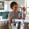 Robot de bucătărie planetar KENWOOD Titanium Chef Baker XL KVL85.704SI – 0W20011480, 1200W, 2 vase (7l/5l), Cântar, Blender, Mașină de tocat, Procesor alimente, Storcător citrice, Tocător, G20.03kg