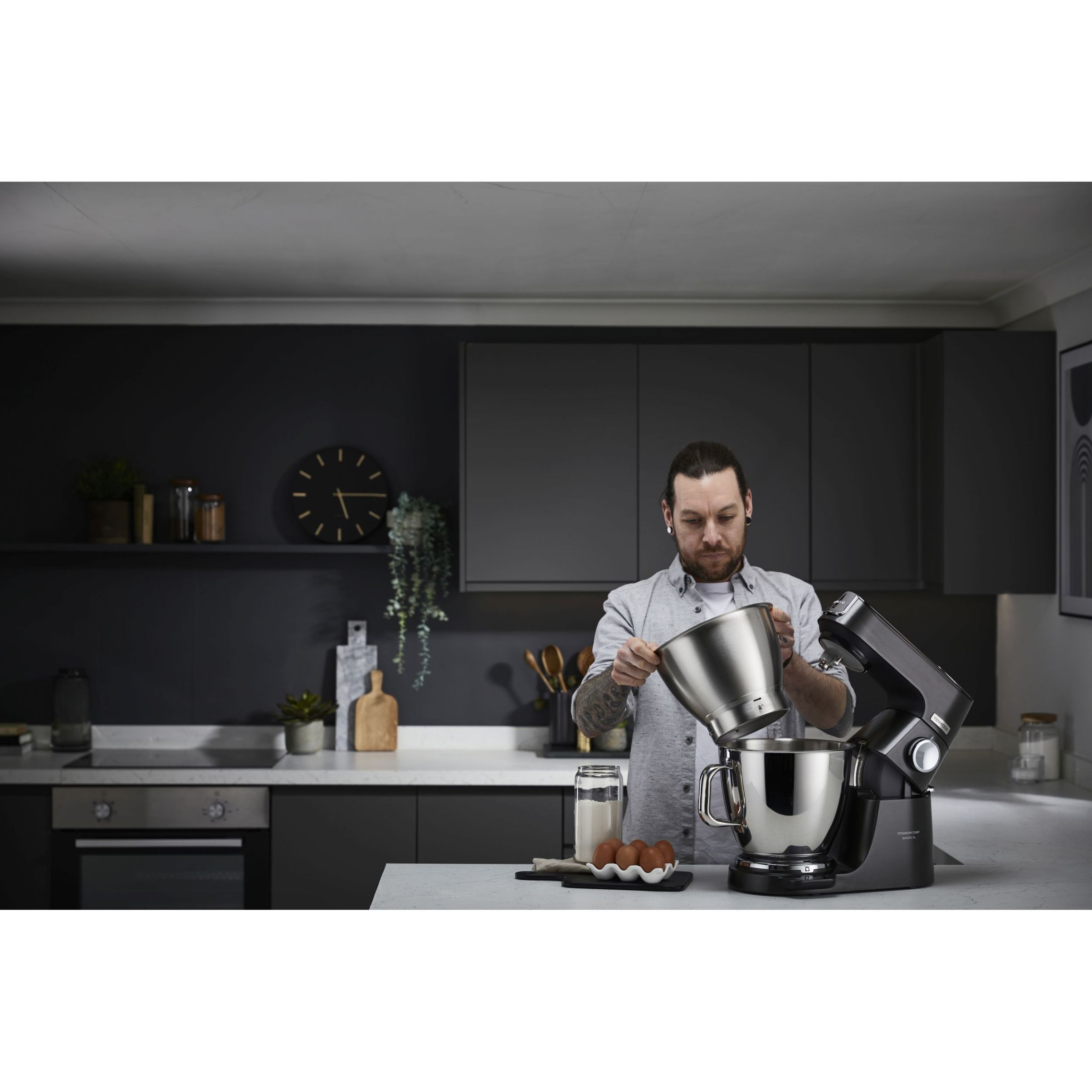 Robot de bucătărie planetar KENWOOD Titanium Chef Baker XL Black Autograph Collection KVL85.004BK – 0W20011466, 1200W, 2 vase (7l/5l), Cântar integrat, G11.50kg, Black