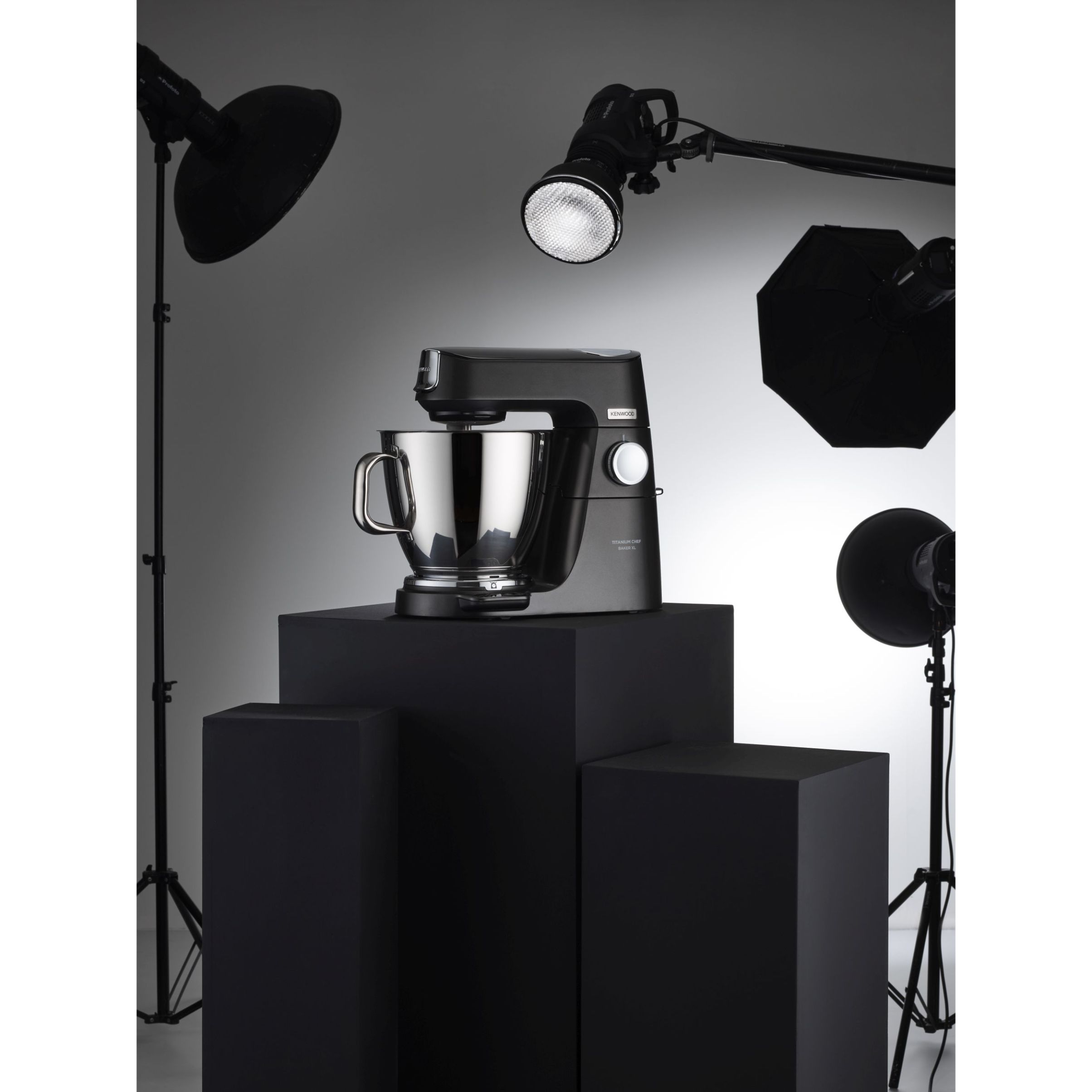 Robot de bucătărie planetar KENWOOD Titanium Chef Baker XL Black Autograph Collection KVL85.004BK – 0W20011466, 1200W, 2 vase (7l/5l), Cântar integrat, G11.50kg, Black
