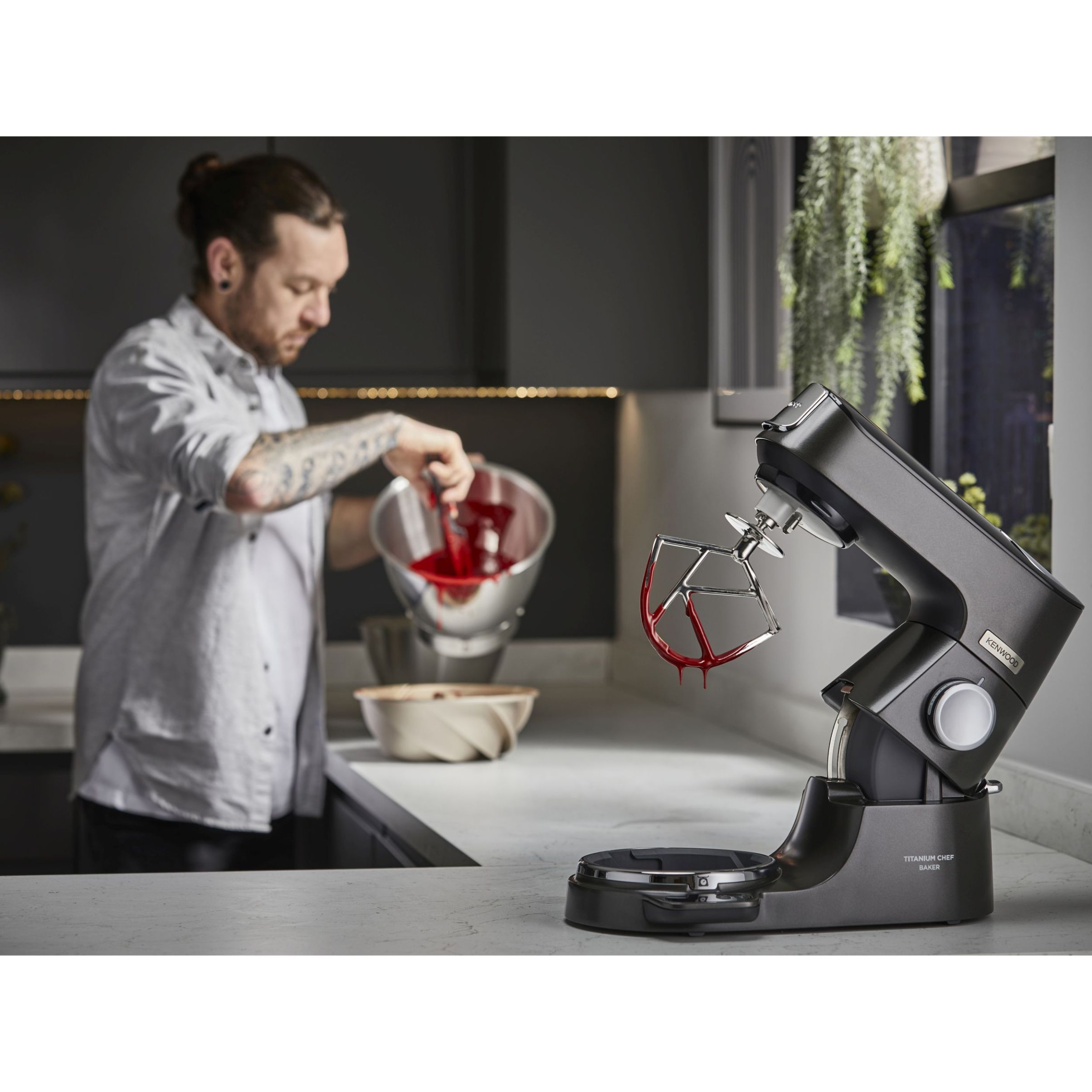 Robot de bucătărie planetar KENWOOD Titanium Chef Baker XL Black Autograph Collection KVL85.004BK – 0W20011466, 1200W, 2 vase (7l/5l), Cântar integrat, G11.50kg, Black