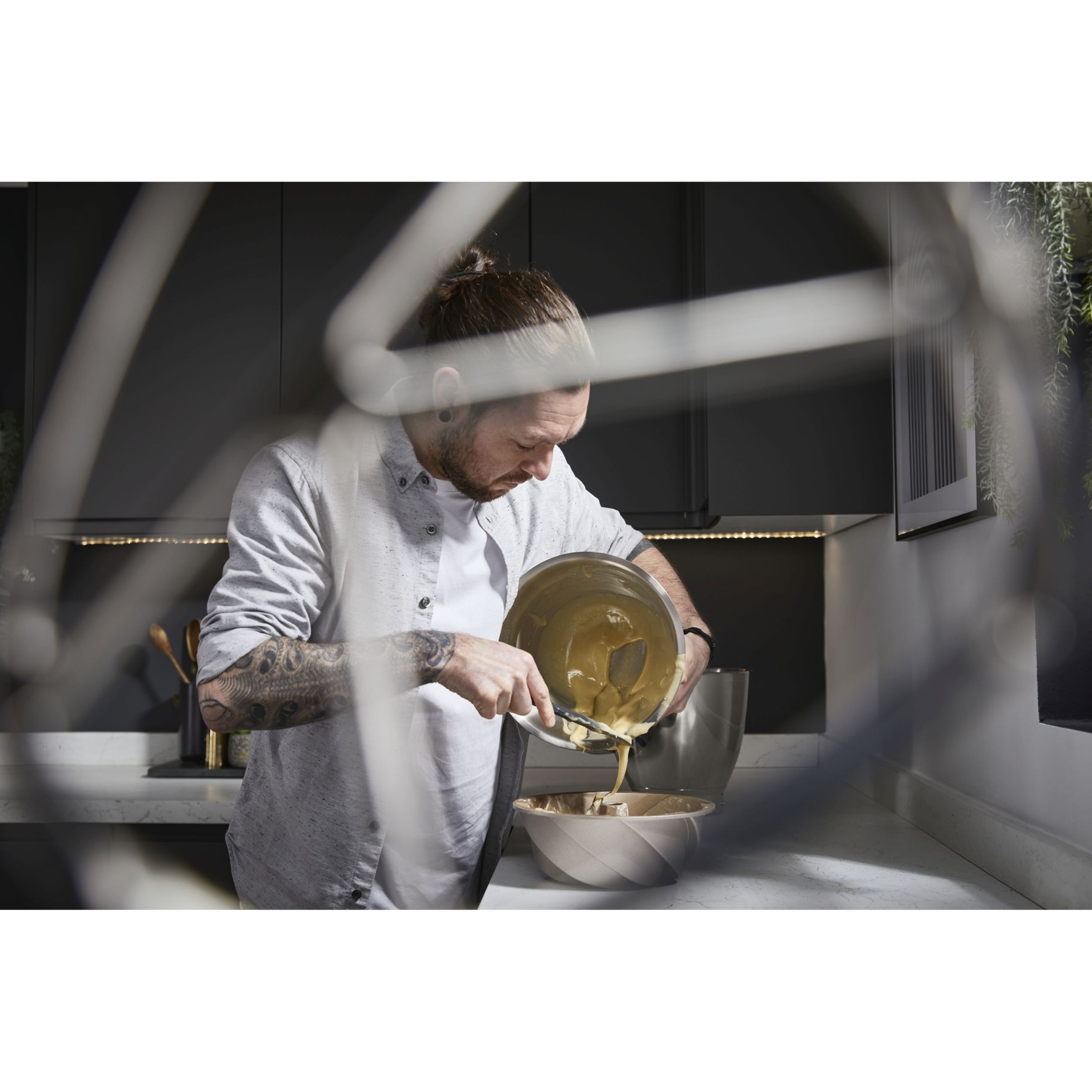 Robot de bucătărie planetar KENWOOD Titanium Chef Baker XL Black Autograph Collection KVL85.004BK – 0W20011466, 1200W, 2 vase (7l/5l), Cântar integrat, G11.50kg, Black