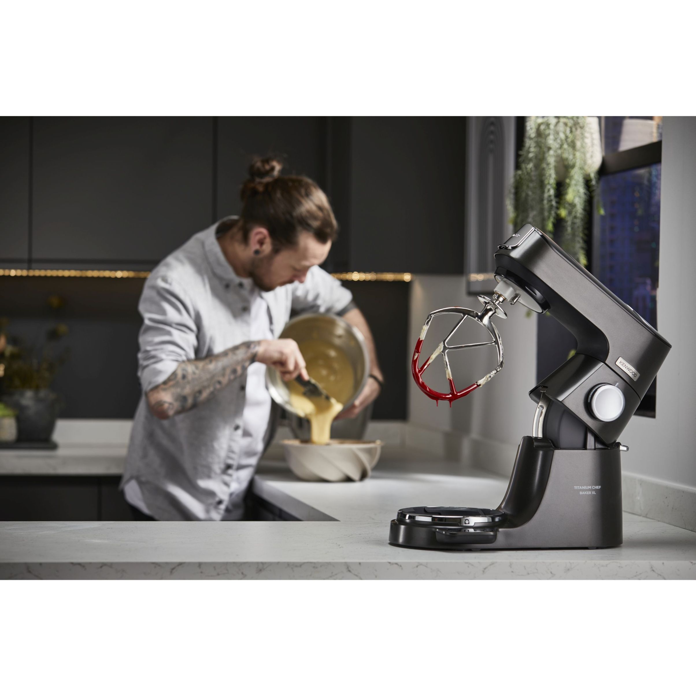 Robot de bucătărie planetar KENWOOD Titanium Chef Baker XL Black Autograph Collection KVL85.004BK – 0W20011466, 1200W, 2 vase (7l/5l), Cântar integrat, G11.50kg, Black