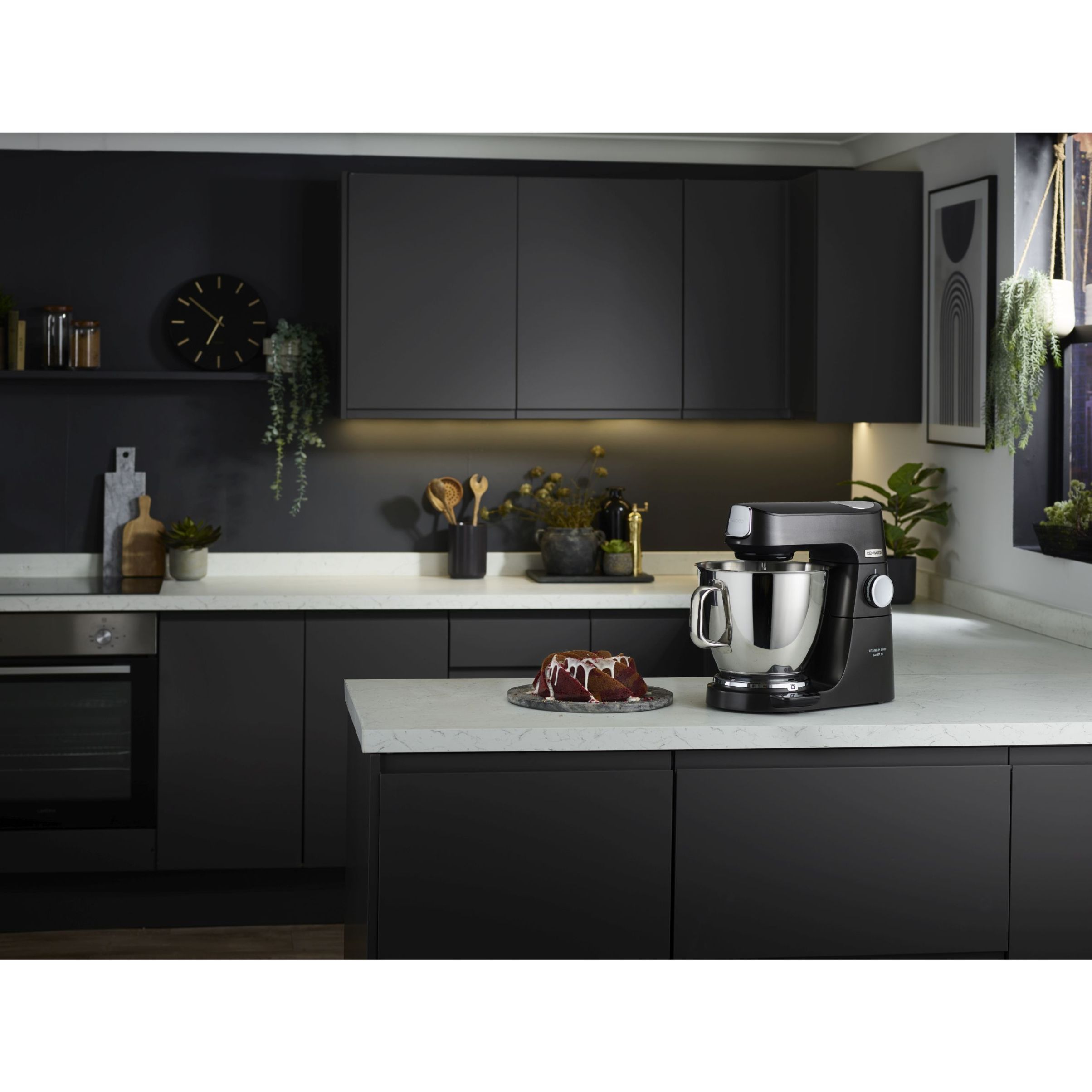 Robot de bucătărie planetar KENWOOD Titanium Chef Baker XL Black Autograph Collection KVL85.004BK – 0W20011466, 1200W, 2 vase (7l/5l), Cântar integrat, G11.50kg, Black