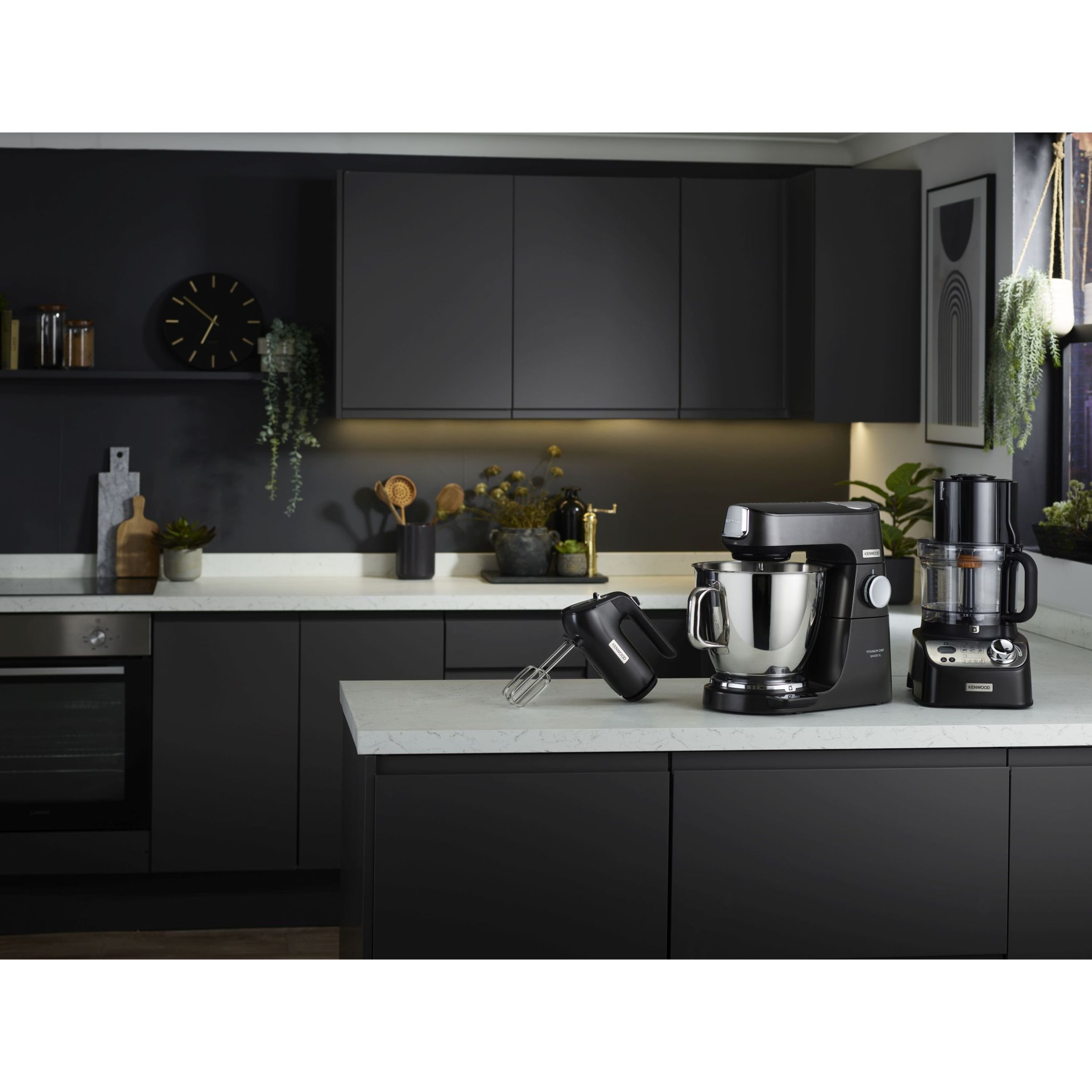 Robot de bucătărie planetar KENWOOD Titanium Chef Baker XL Black Autograph Collection KVL85.004BK – 0W20011466, 1200W, 2 vase (7l/5l), Cântar integrat, G11.50kg, Black