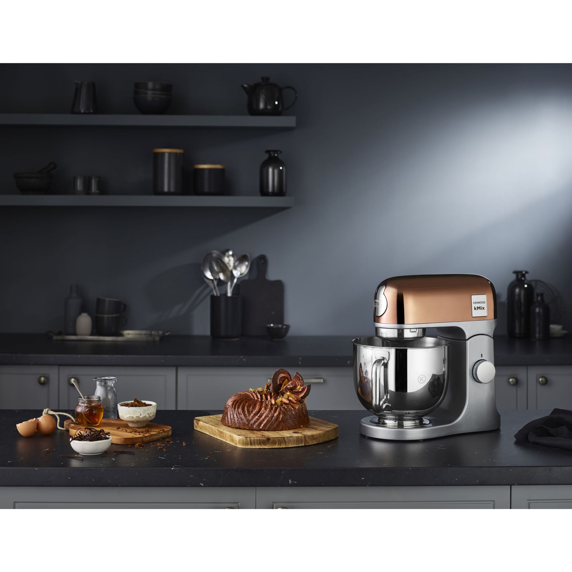 Robot de bucătărie planetar KENWOOD kMix Special Edition KMX760AGD – 0W20011395, 1000W (6 trepte și Turbo), Vas inox 5l, Set patiserie (tel 16 brațe, cârlig, paletă K), G9.3kg, Rose Gold