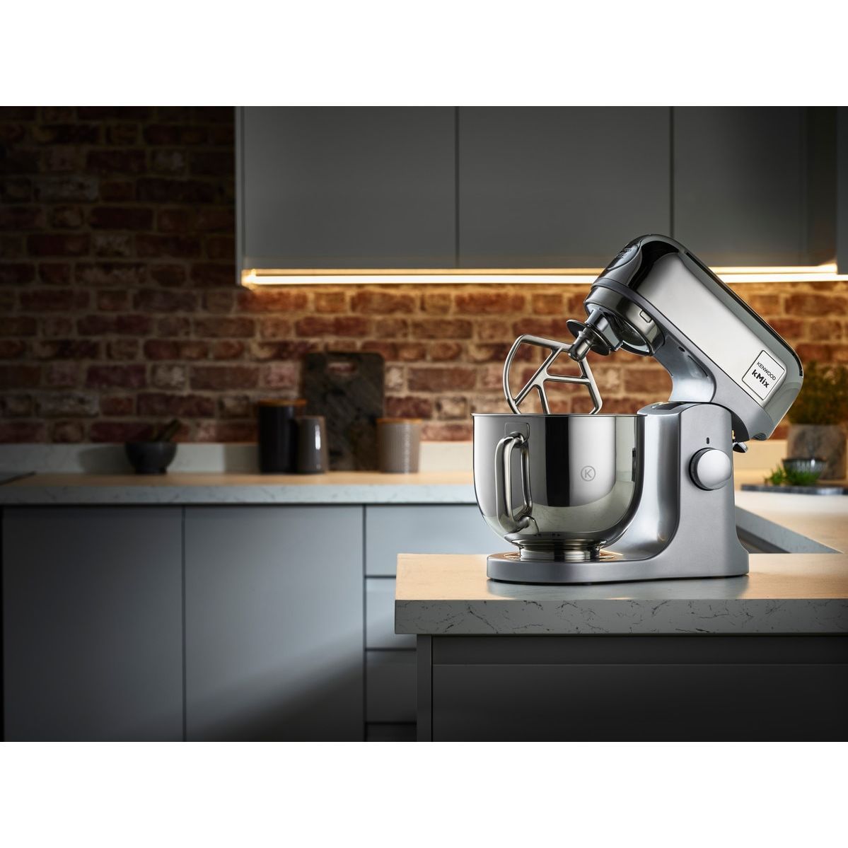 Robot de bucătărie planetar KENWOOD kMix Special Edition KMX760ACH – 0W20011397, 1000W (6 trepte și Turbo), Vas inox 5l, Set patiserie (tel 16 brațe, cârlig, paletă K), G9.3kg, Chrome