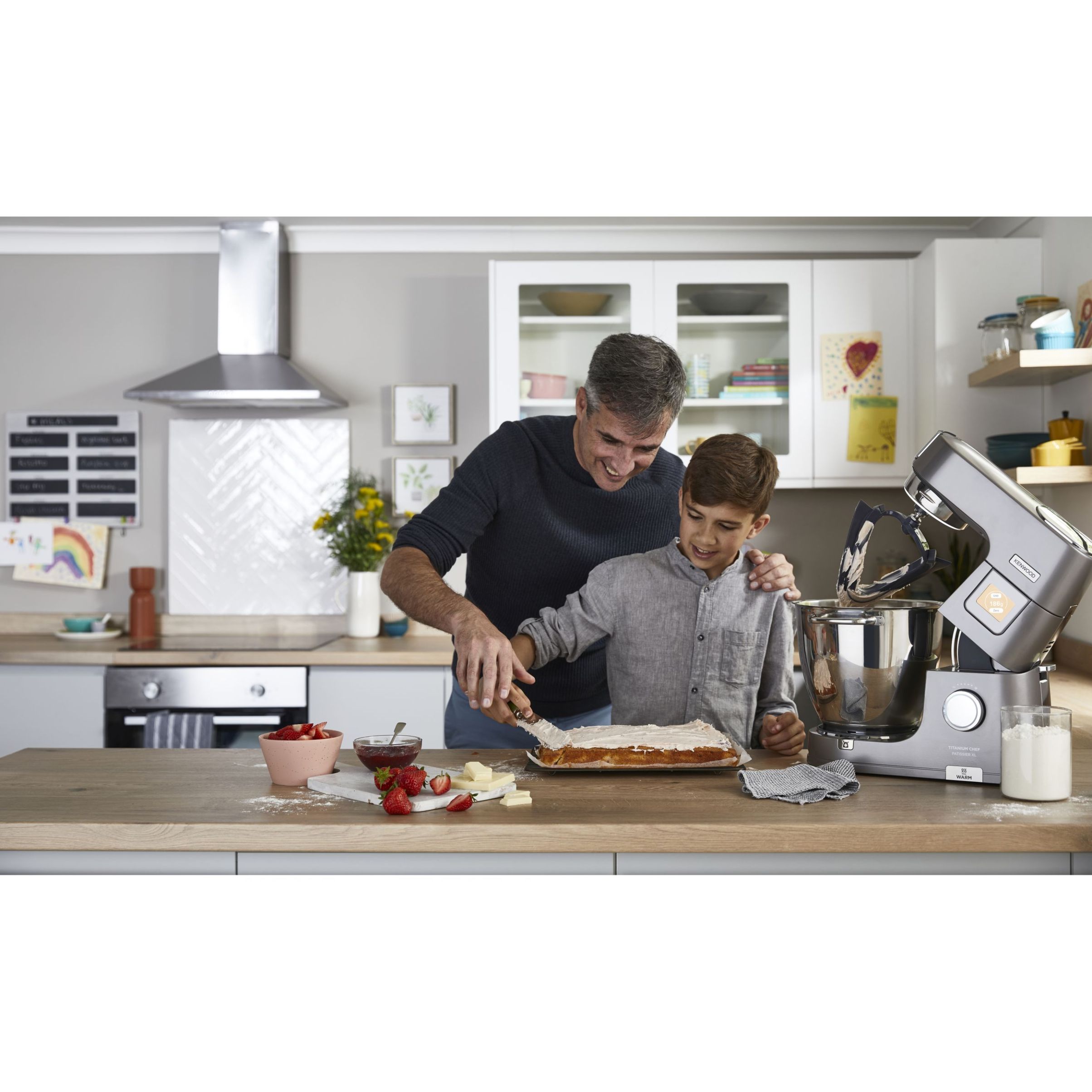 Robot de bucătărie planetar KENWOOD Titanium Chef Patissier XL KWL90.124SI – 0W20011363, 1400W, 6 funcții presetate, 2 vase 7 l/ 5 l, Blender sticlă, Cântar integrat, Sistem de încălzire, Touch screen