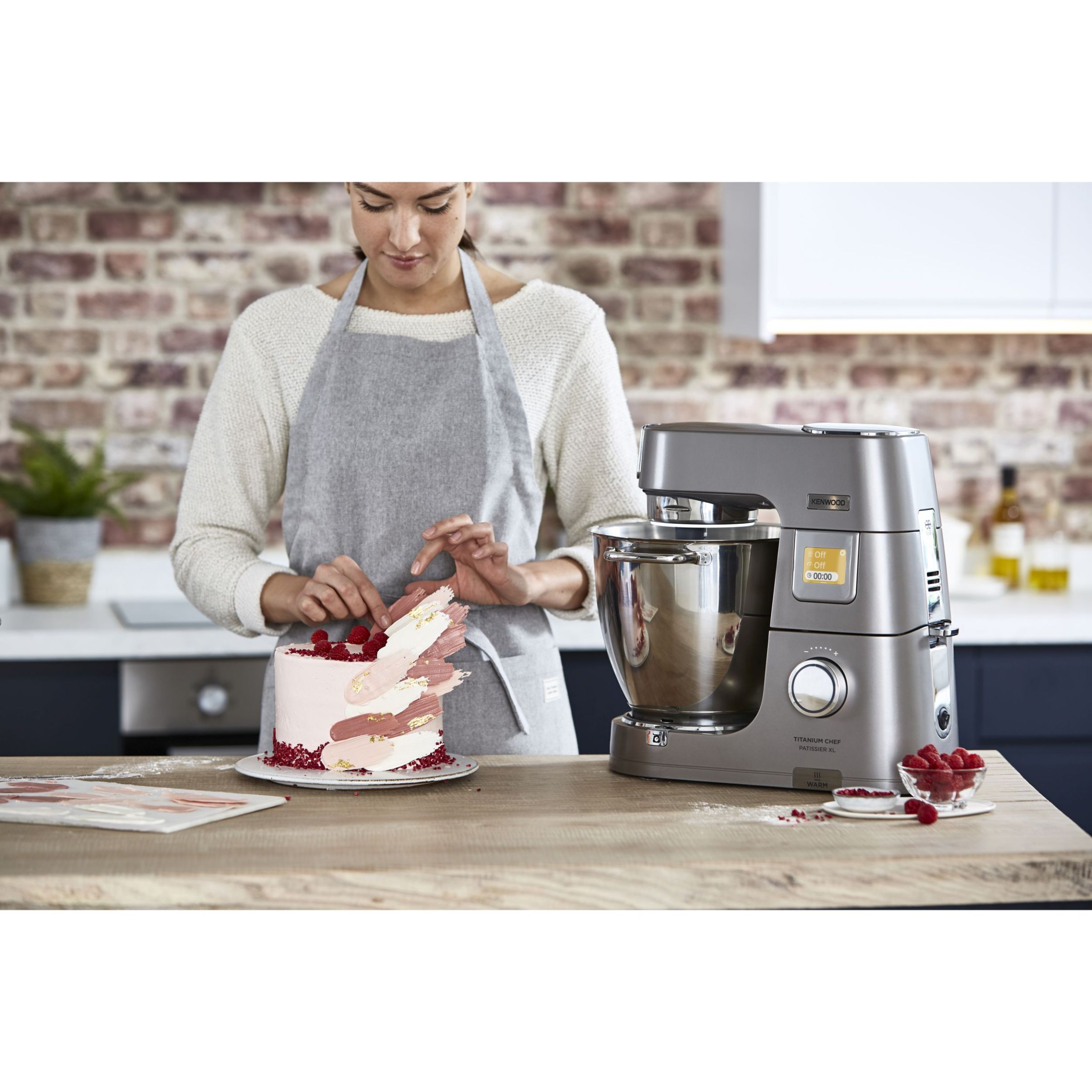 Robot de bucătărie planetar KENWOOD Titanium Chef Patissier XL KWL90.124SI – 0W20011363, 1400W, 6 funcții presetate, 2 vase 7 l/ 5 l, Blender sticlă, Cântar integrat, Sistem de încălzire, Touch screen