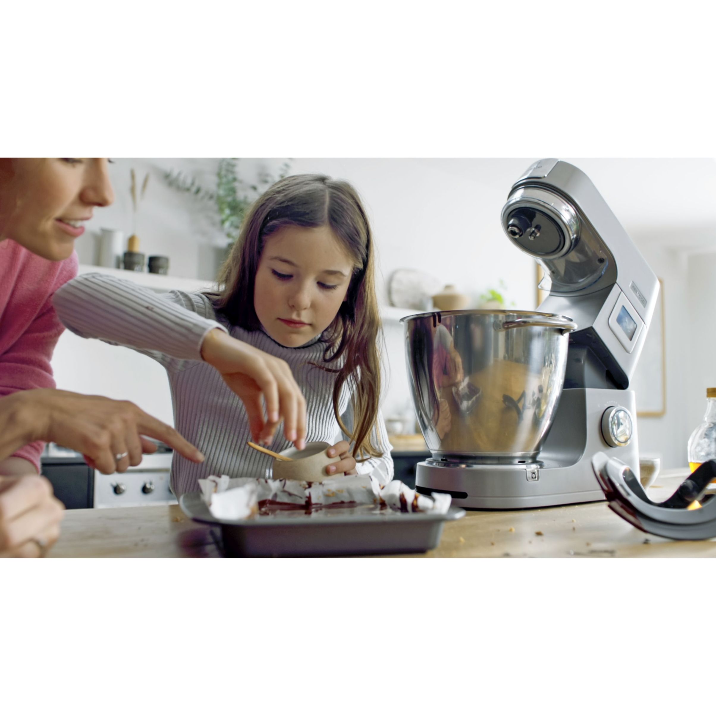 Robot de bucătărie planetar KENWOOD Titanium Chef Patissier XL KWL90.124SI – 0W20011363, 1400W, 6 funcții presetate, 2 vase 7 l/ 5 l, Blender sticlă, Cântar integrat, Sistem de încălzire, Touch screen