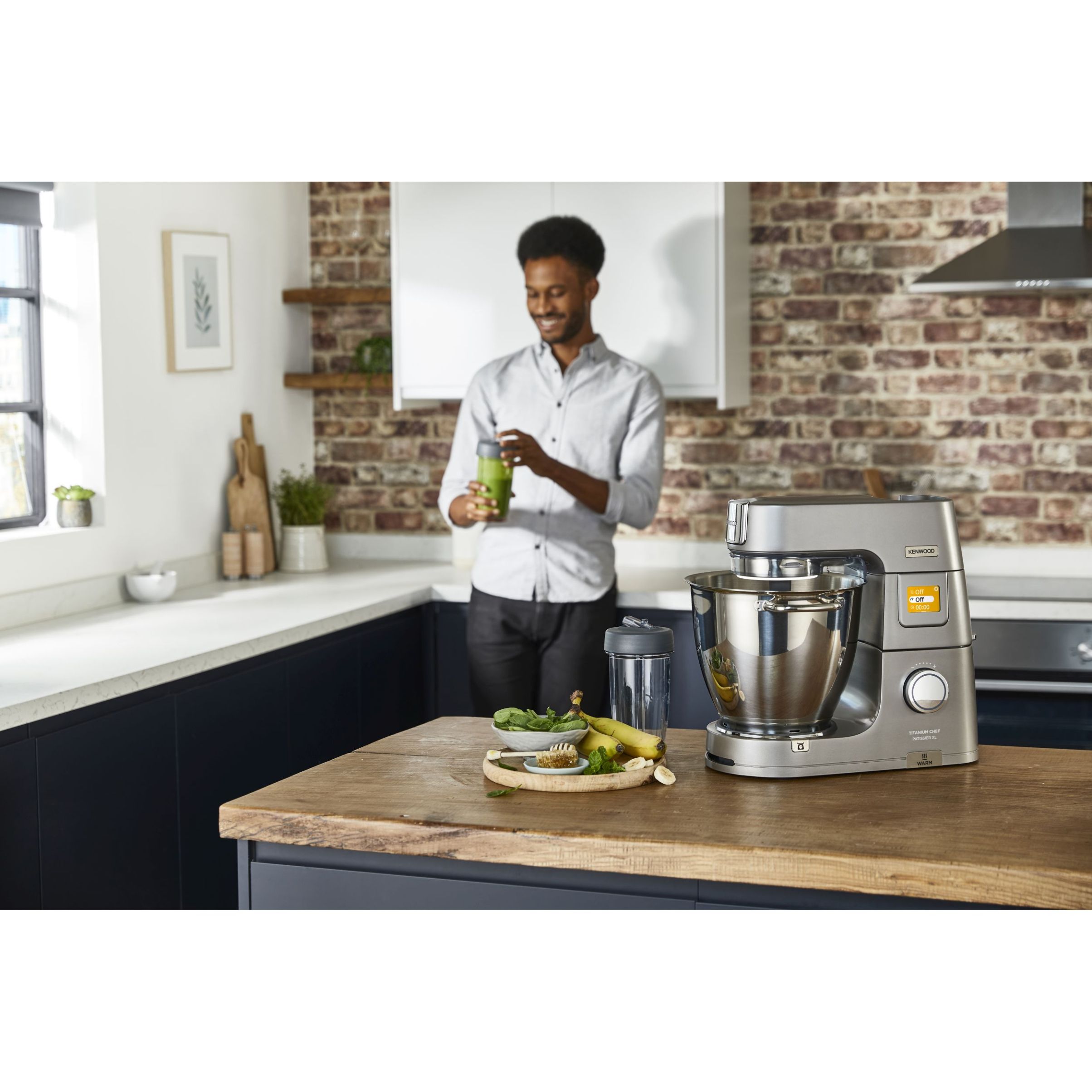 Robot de bucătărie planetar KENWOOD Titanium Chef Patissier XL KWL90.124SI – 0W20011363, 1400W, 6 funcții presetate, 2 vase 7 l/ 5 l, Blender sticlă, Cântar integrat, Sistem de încălzire, Touch screen