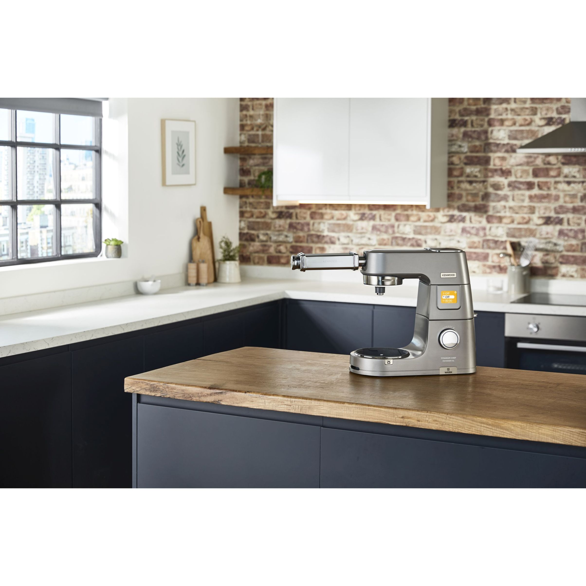 Robot de bucătărie planetar KENWOOD Titanium Chef Patissier XL KWL90.124SI – 0W20011363, 1400W, 6 funcții presetate, 2 vase 7 l/ 5 l, Blender sticlă, Cântar integrat, Sistem de încălzire, Touch screen