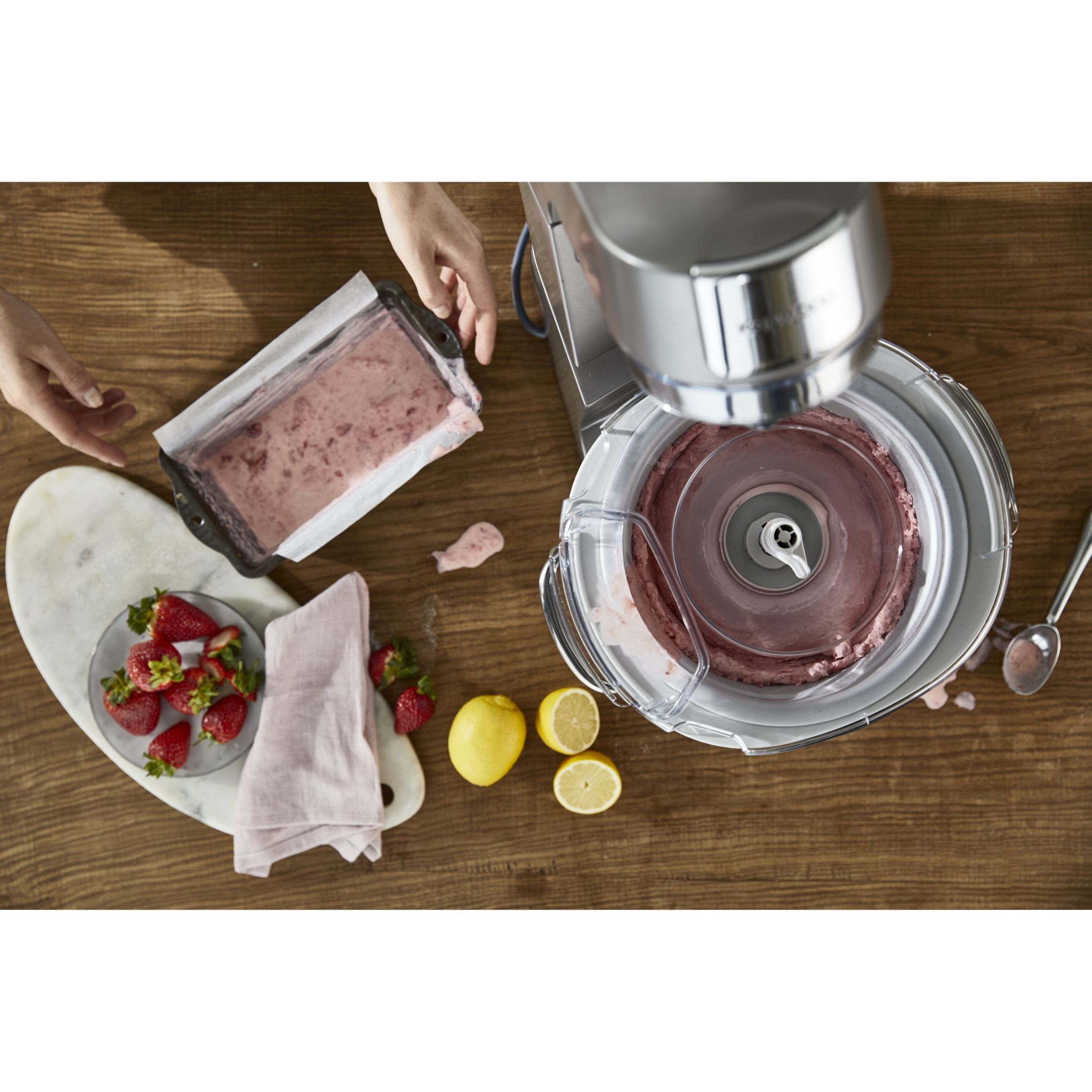 Robot de bucătărie planetar KENWOOD Titanium Chef Patissier XL KWL90.124SI – 0W20011363, 1400W, 6 funcții presetate, 2 vase 7 l/ 5 l, Blender sticlă, Cântar integrat, Sistem de încălzire, Touch screen