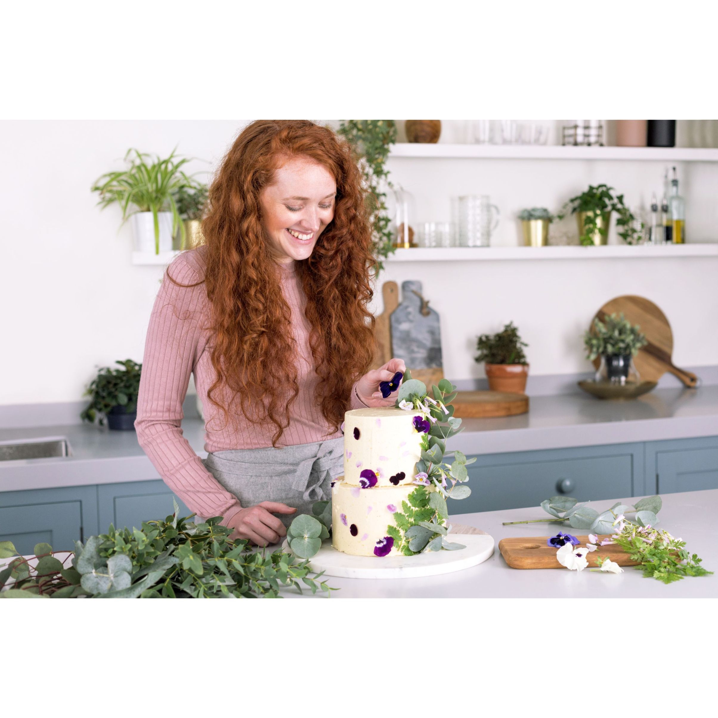 Robot de bucătărie planetar KENWOOD Titanium Chef Patissier XL KWL90.124SI – 0W20011363, 1400W, 6 funcții presetate, 2 vase 7 l/ 5 l, Blender sticlă, Cântar integrat, Sistem de încălzire, Touch screen