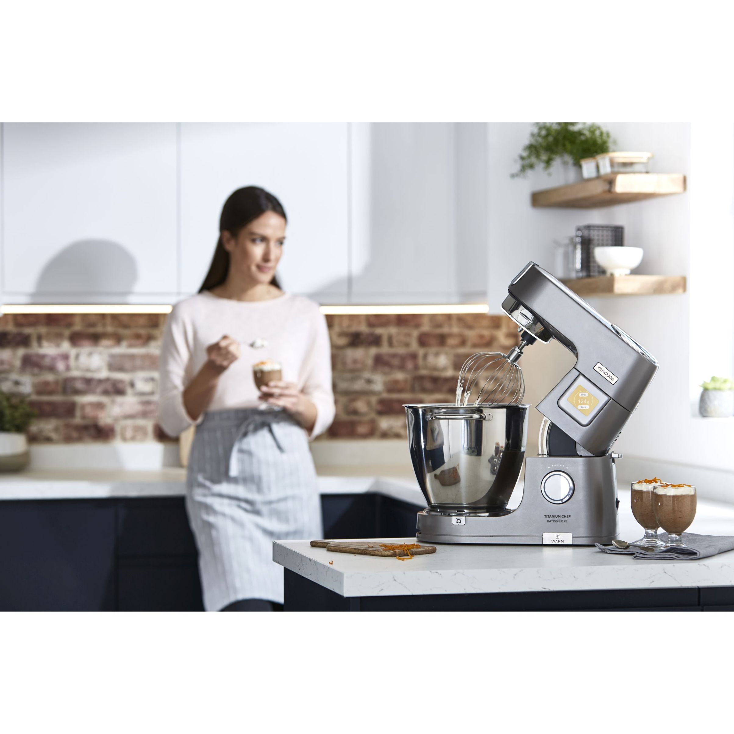Robot de bucătărie planetar KENWOOD Titanium Chef Patissier XL KWL90.034SI – 0W20011371, 1400W, 6 funcții presetate, Vas 7 l, Blender sticlă, Cântar integrat, Sistem de încălzire, Touch screen