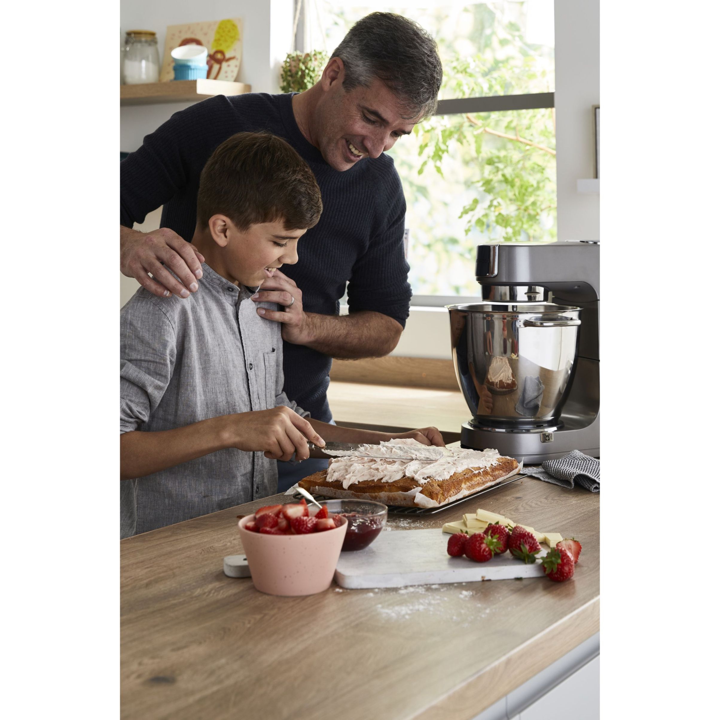 Robot de bucătărie planetar KENWOOD Titanium Chef Patissier XL KWL90.034SI – 0W20011371, 1400W, 6 funcții presetate, Vas 7 l, Blender sticlă, Cântar integrat, Sistem de încălzire, Touch screen