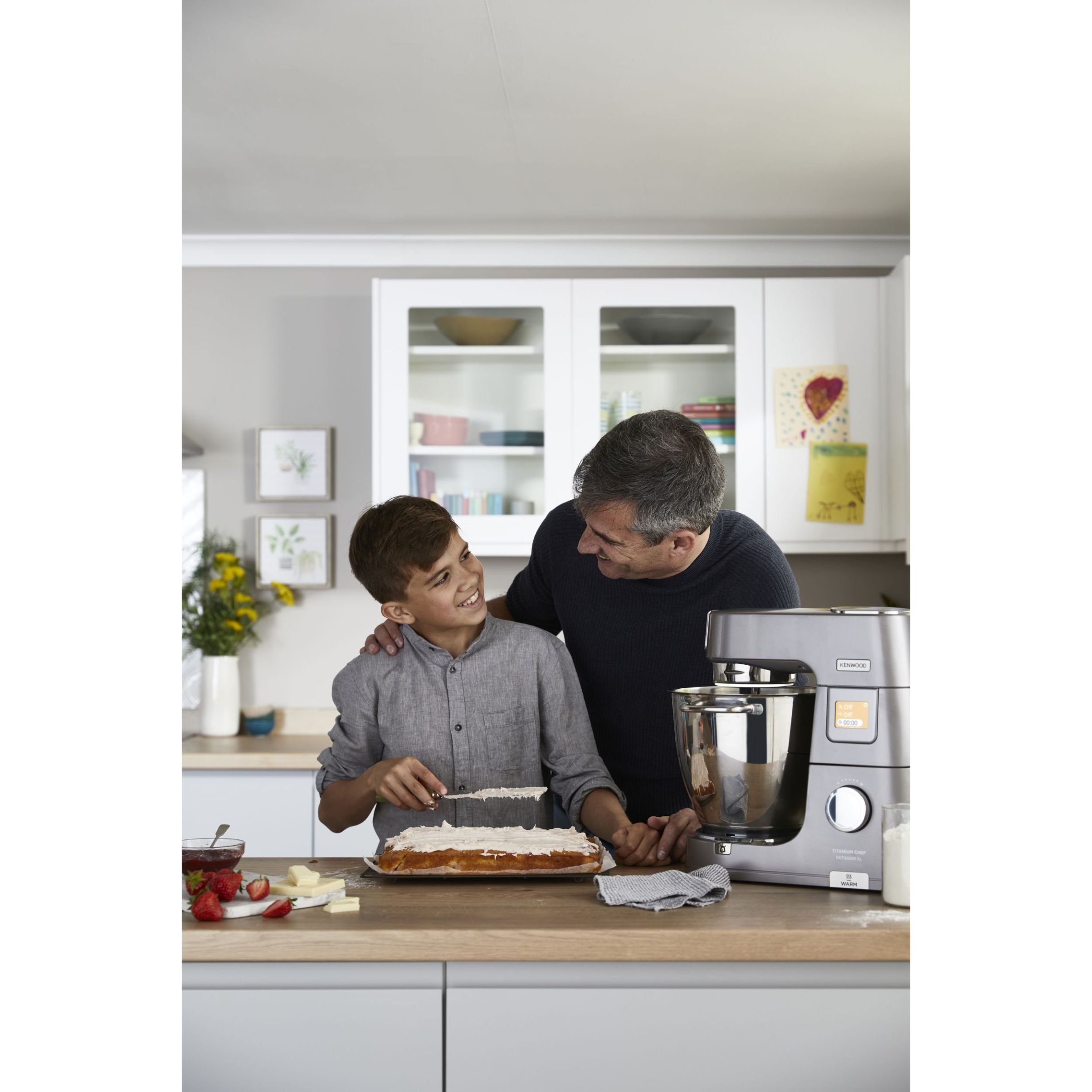 Robot de bucătărie planetar KENWOOD Titanium Chef Patissier XL KWL90.034SI – 0W20011371, 1400W, 6 funcții presetate, Vas 7 l, Blender sticlă, Cântar integrat, Sistem de încălzire, Touch screen