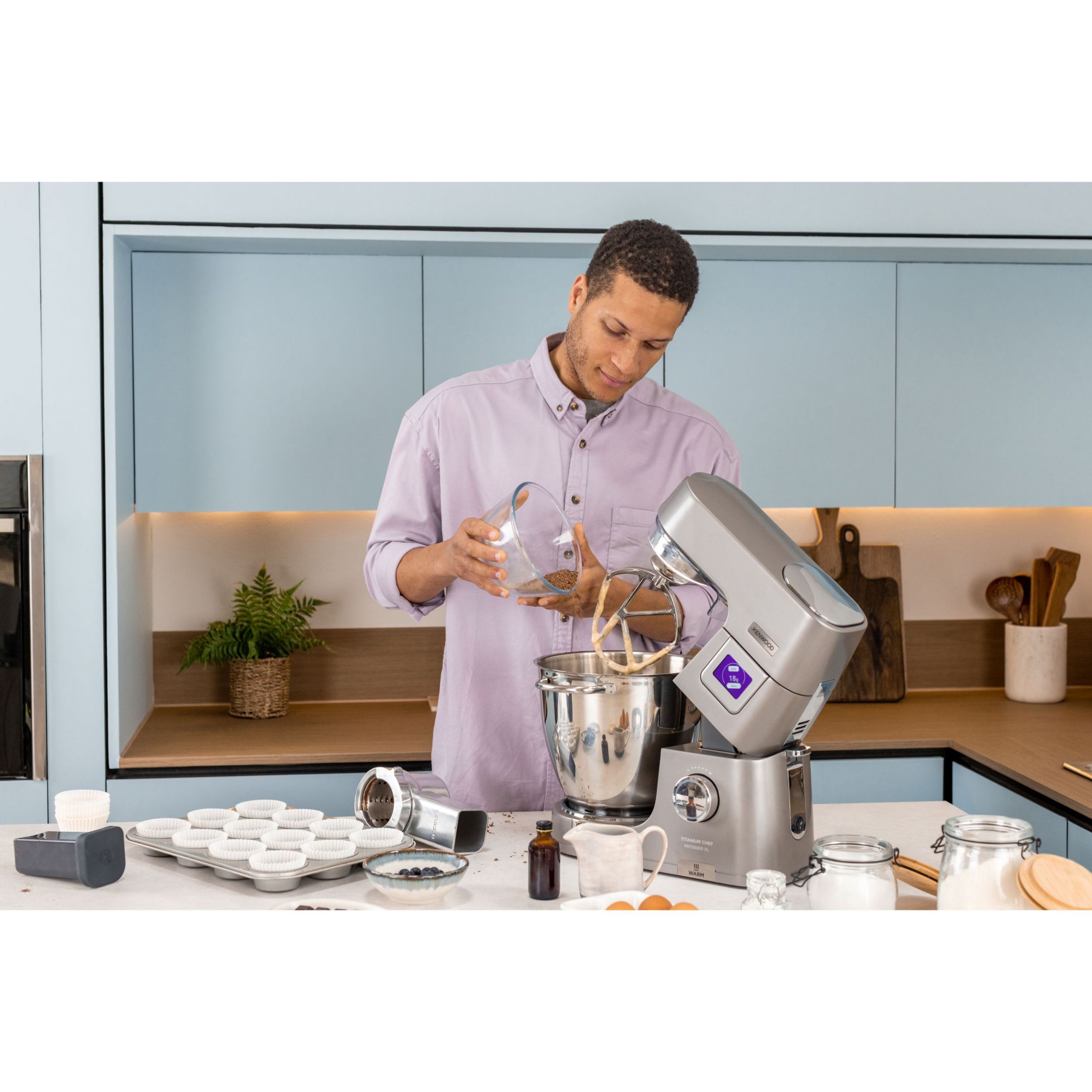 Robot de bucătărie planetar KENWOOD Titanium Chef Patissier XL KWL90.034SI – 0W20011371, 1400W, 6 funcții presetate, Vas 7 l, Blender sticlă, Cântar integrat, Sistem de încălzire, Touch screen