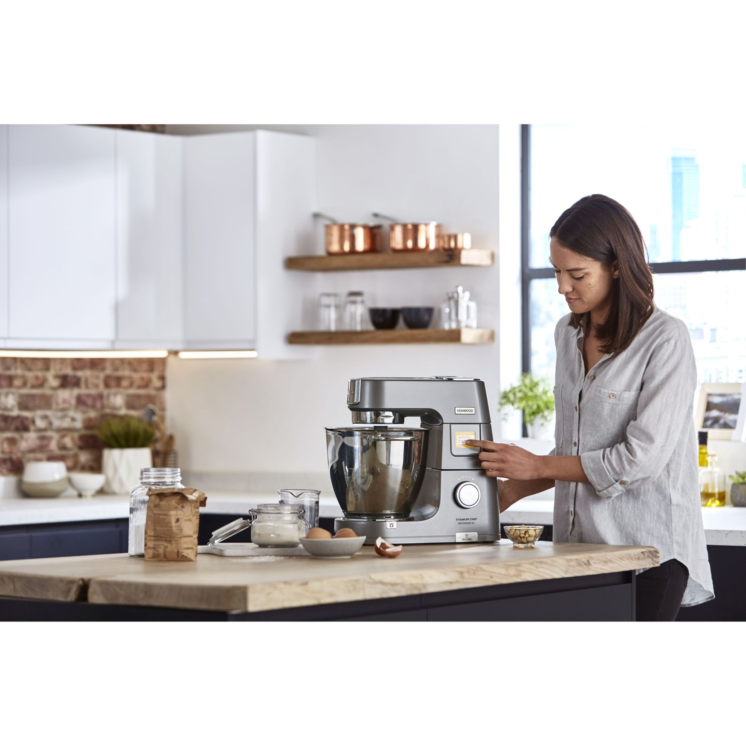 Robot de bucătărie planetar KENWOOD Titanium Chef Patissier XL KWL90.034SI – 0W20011371, 1400W, 6 funcții presetate, Vas 7 l, Blender sticlă, Cântar integrat, Sistem de încălzire, Touch screen