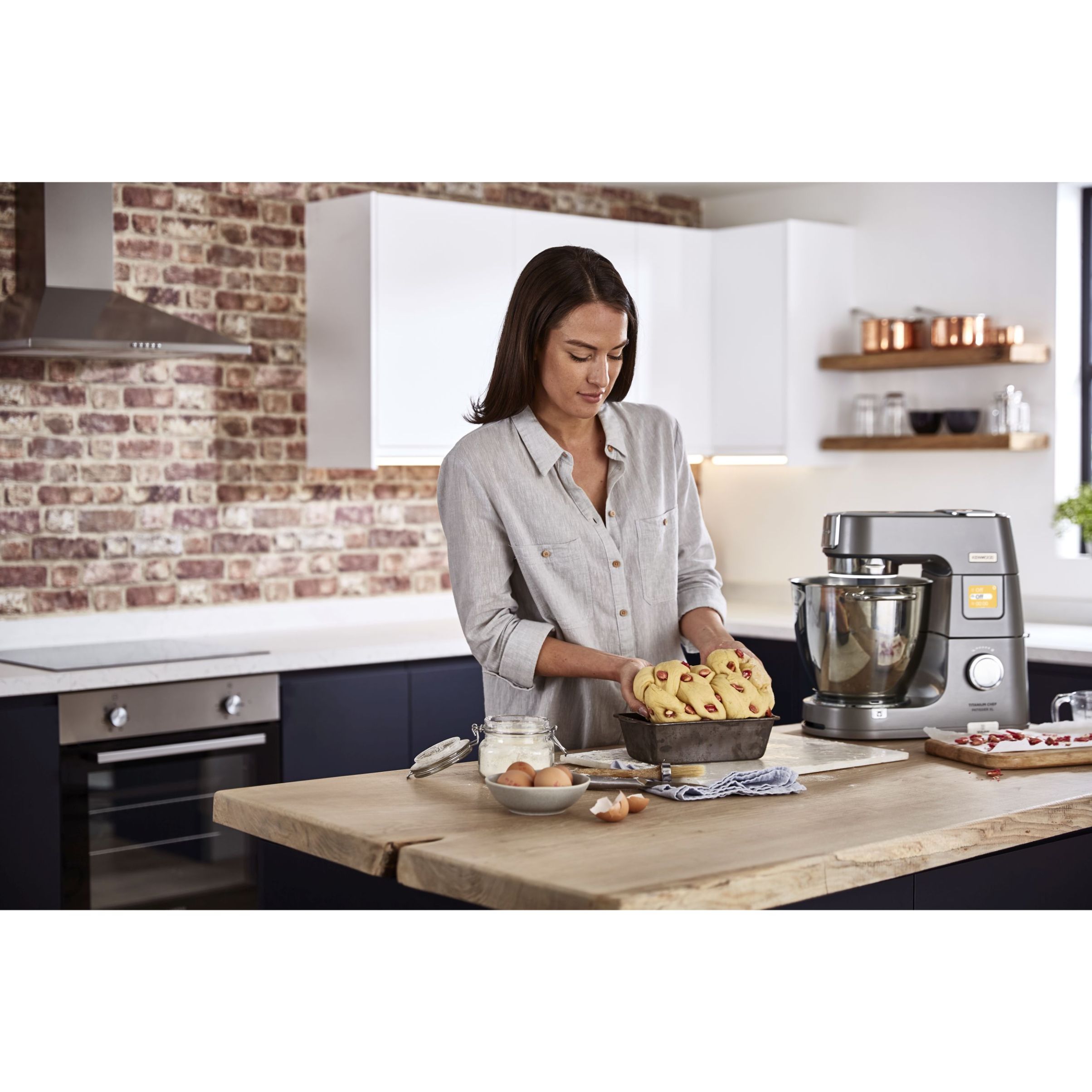 Robot de bucătărie planetar KENWOOD Titanium Chef Patissier XL KWL90.034SI – 0W20011371, 1400W, 6 funcții presetate, Vas 7 l, Blender sticlă, Cântar integrat, Sistem de încălzire, Touch screen