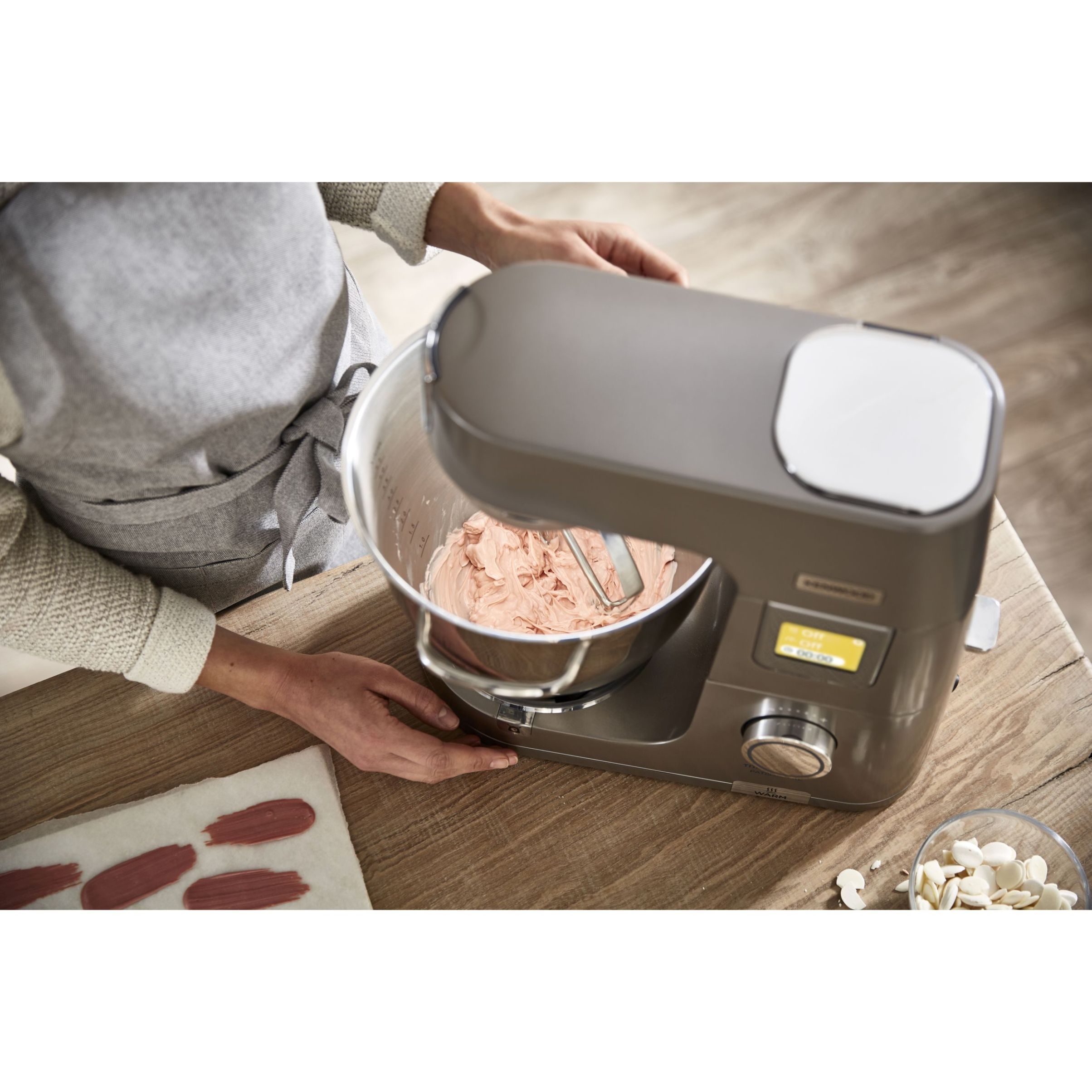 Robot de bucătărie planetar KENWOOD Titanium Chef Patissier XL KWL90.034SI – 0W20011371, 1400W, 6 funcții presetate, Vas 7 l, Blender sticlă, Cântar integrat, Sistem de încălzire, Touch screen
