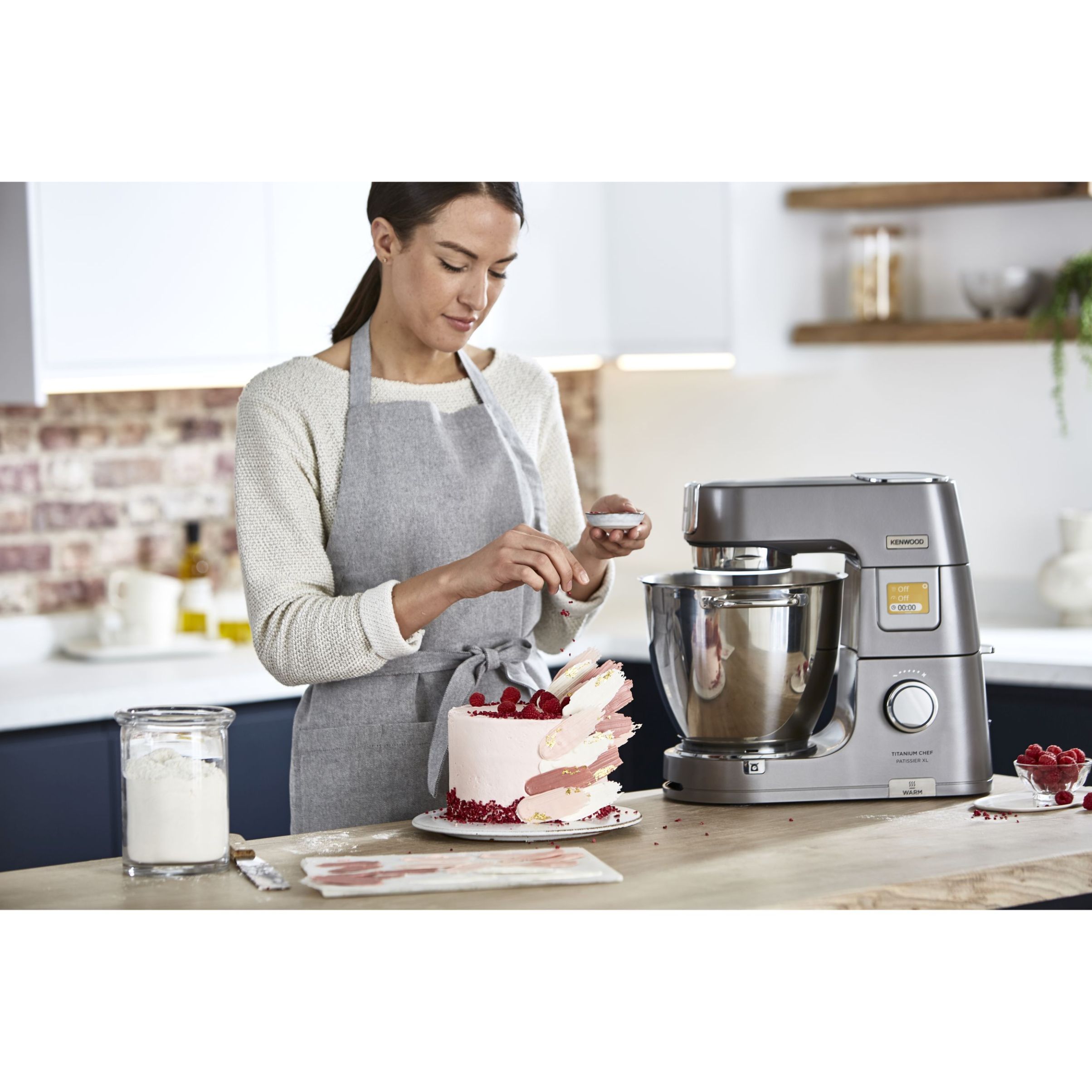 Robot de bucătărie planetar KENWOOD Titanium Chef Patissier XL KWL90.034SI – 0W20011371, 1400W, 6 funcții presetate, Vas 7 l, Blender sticlă, Cântar integrat, Sistem de încălzire, Touch screen