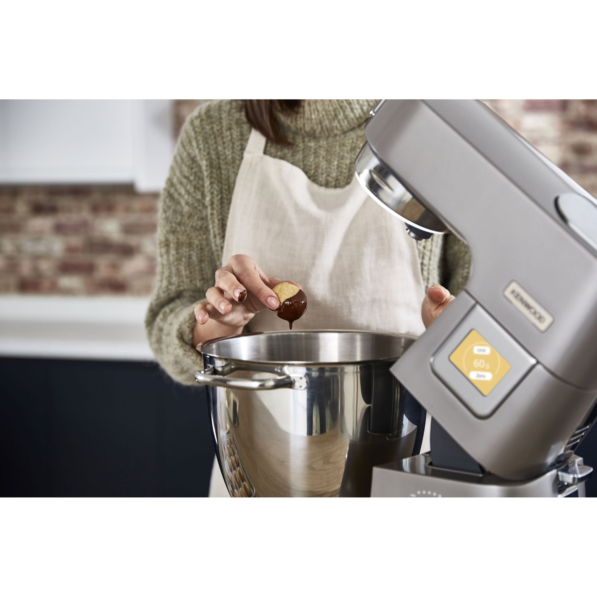 Robot de bucătărie planetar KENWOOD Titanium Chef Patissier XL KWL90.034SI – 0W20011371, 1400W, 6 funcții presetate, Vas 7 l, Blender sticlă, Cântar integrat, Sistem de încălzire, Touch screen