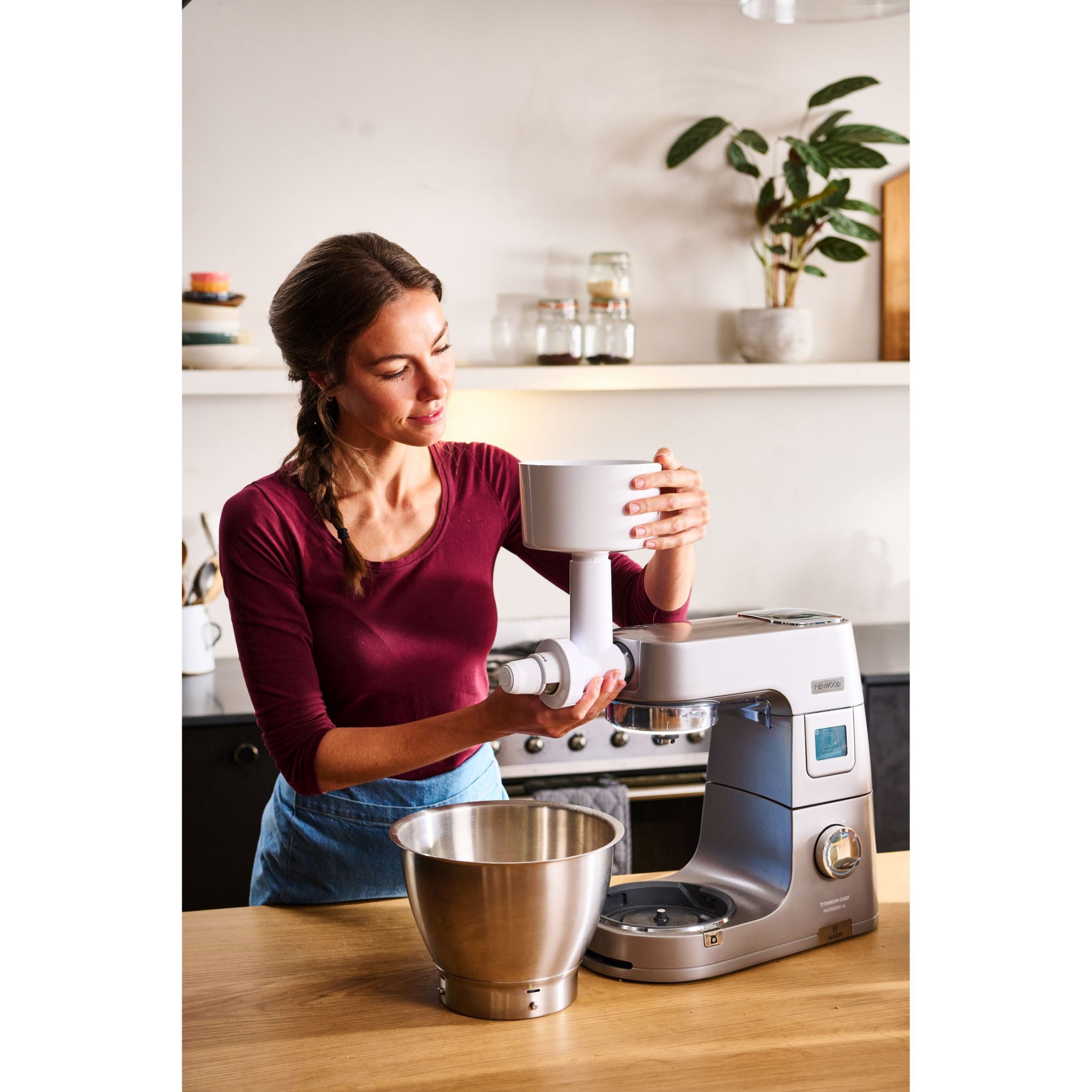 Robot de bucătărie planetar KENWOOD Titanium Chef Patissier XL KWL90.034SI – 0W20011371, 1400W, 6 funcții presetate, Vas 7 l, Blender sticlă, Cântar integrat, Sistem de încălzire, Touch screen