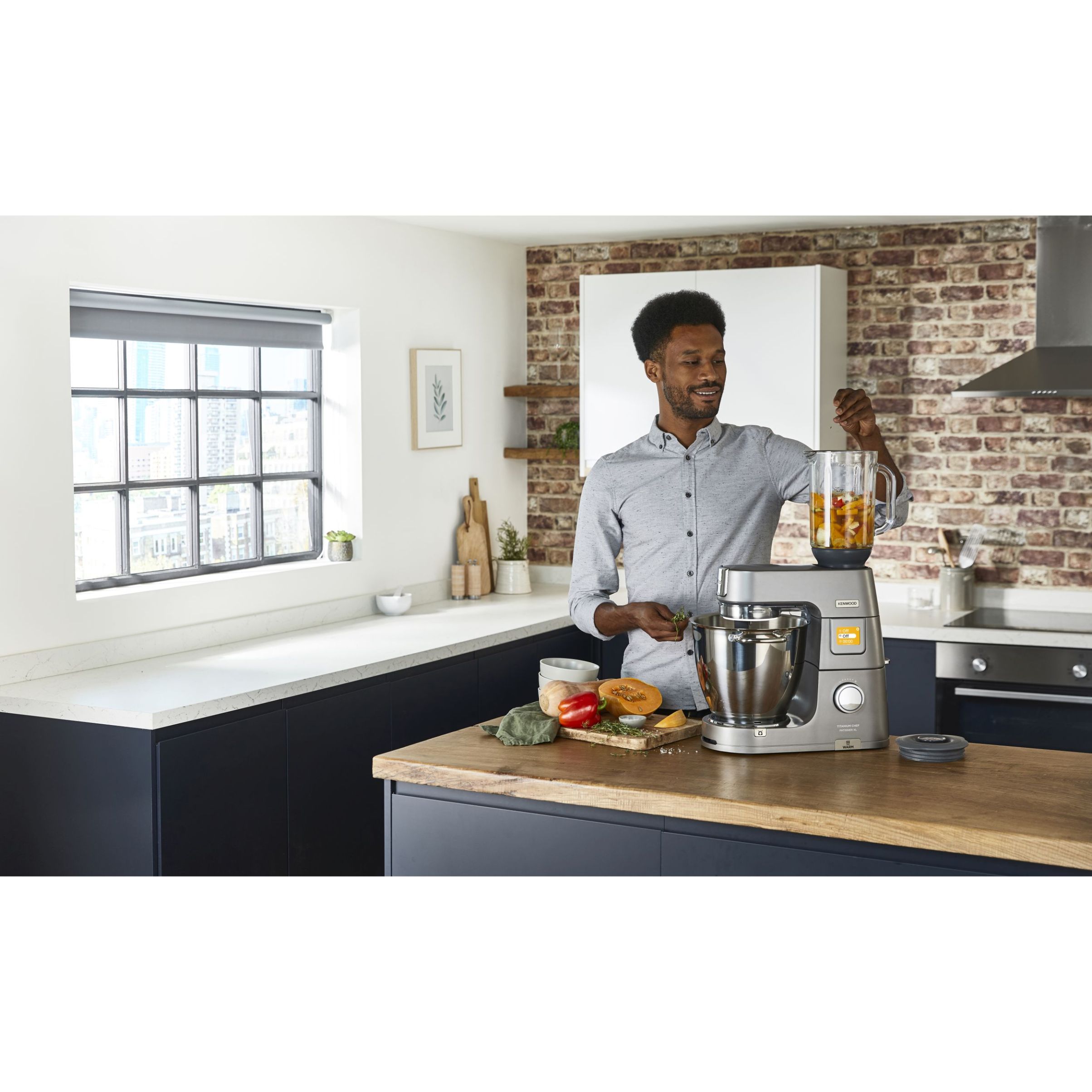 Robot de bucătărie planetar KENWOOD Titanium Chef Patissier XL KWL90.034SI – 0W20011371, 1400W, 6 funcții presetate, Vas 7 l, Blender sticlă, Cântar integrat, Sistem de încălzire, Touch screen