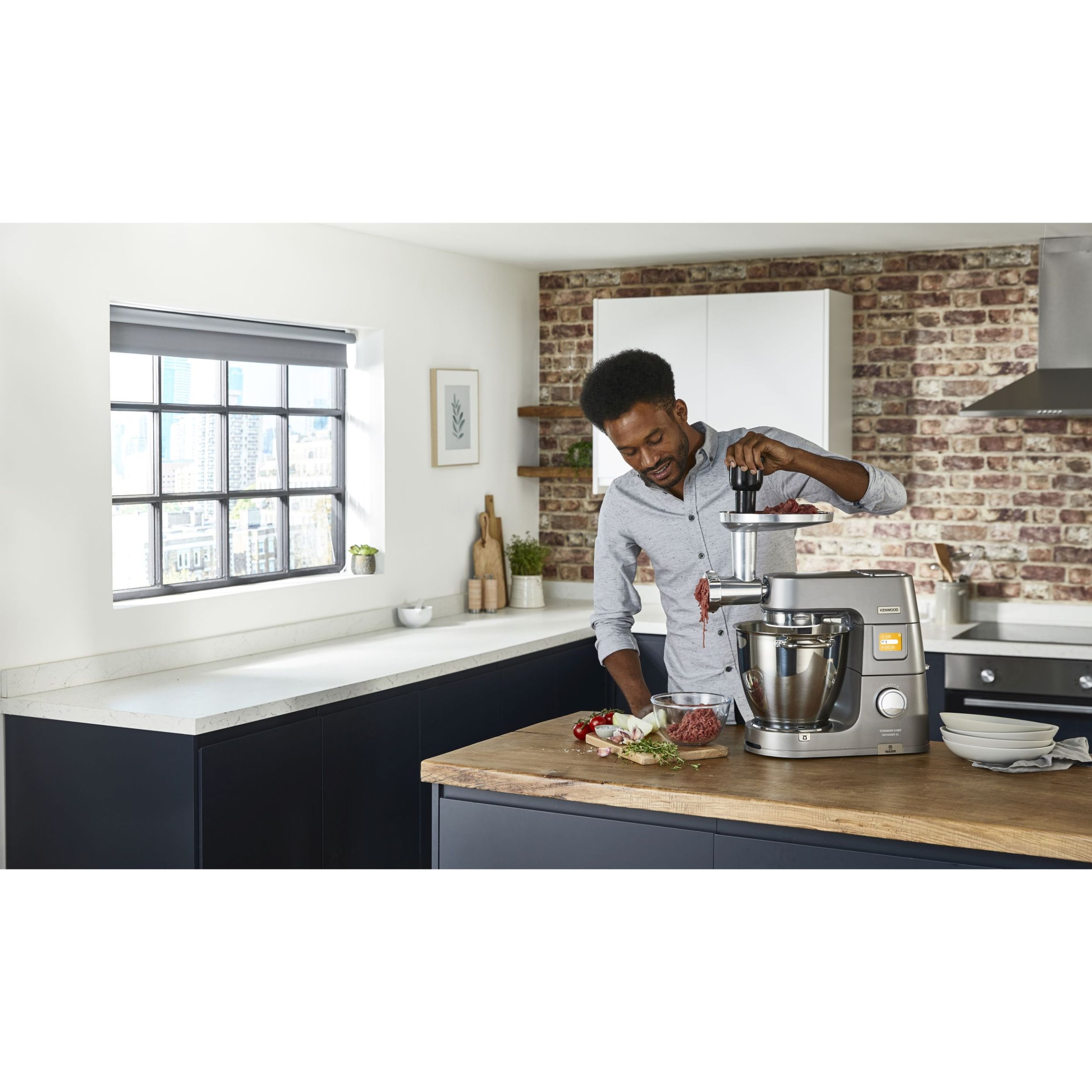 Robot de bucătărie planetar KENWOOD Titanium Chef Patissier XL KWL90.034SI – 0W20011371, 1400W, 6 funcții presetate, Vas 7 l, Blender sticlă, Cântar integrat, Sistem de încălzire, Touch screen