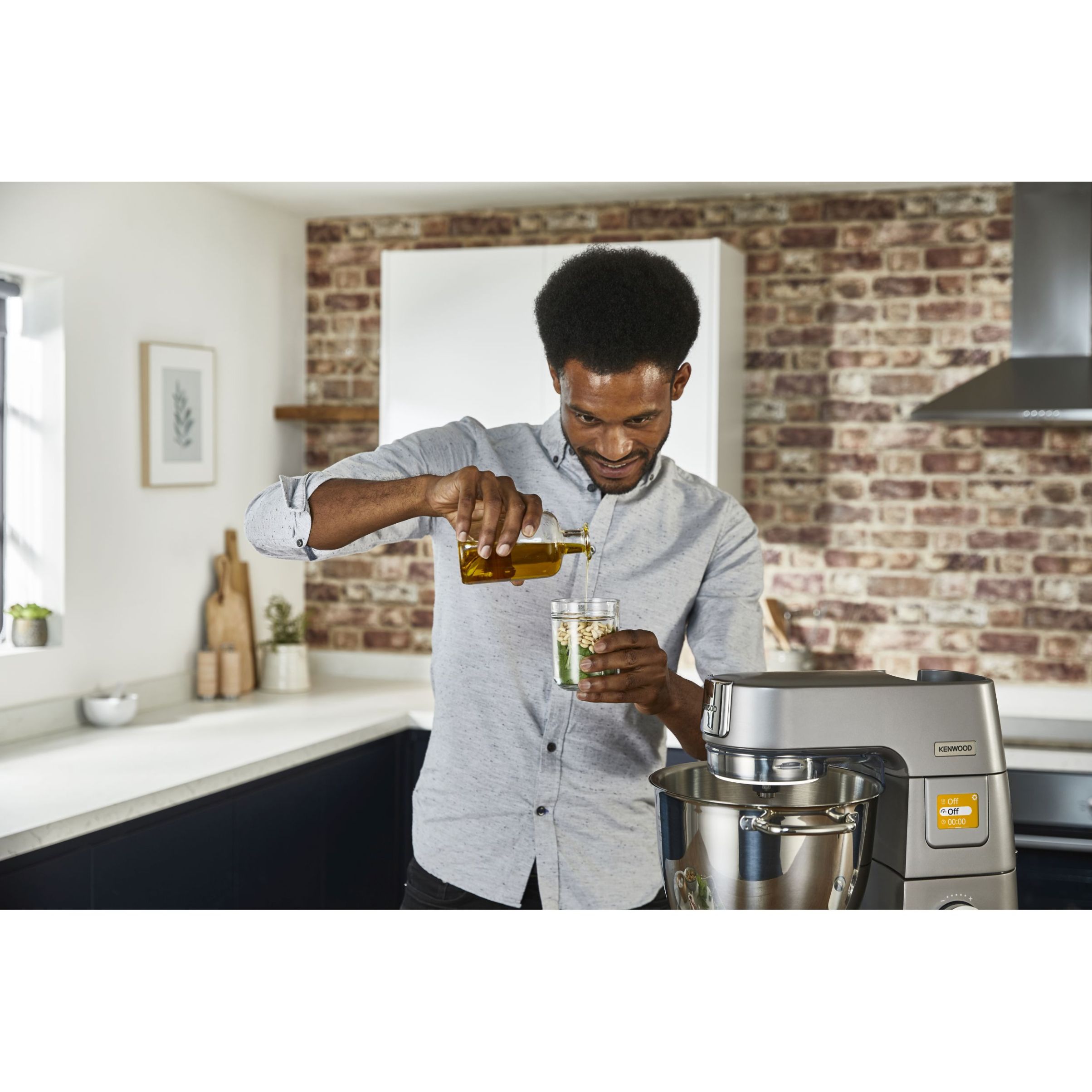 Robot de bucătărie planetar KENWOOD Titanium Chef Patissier XL KWL90.034SI – 0W20011371, 1400W, 6 funcții presetate, Vas 7 l, Blender sticlă, Cântar integrat, Sistem de încălzire, Touch screen