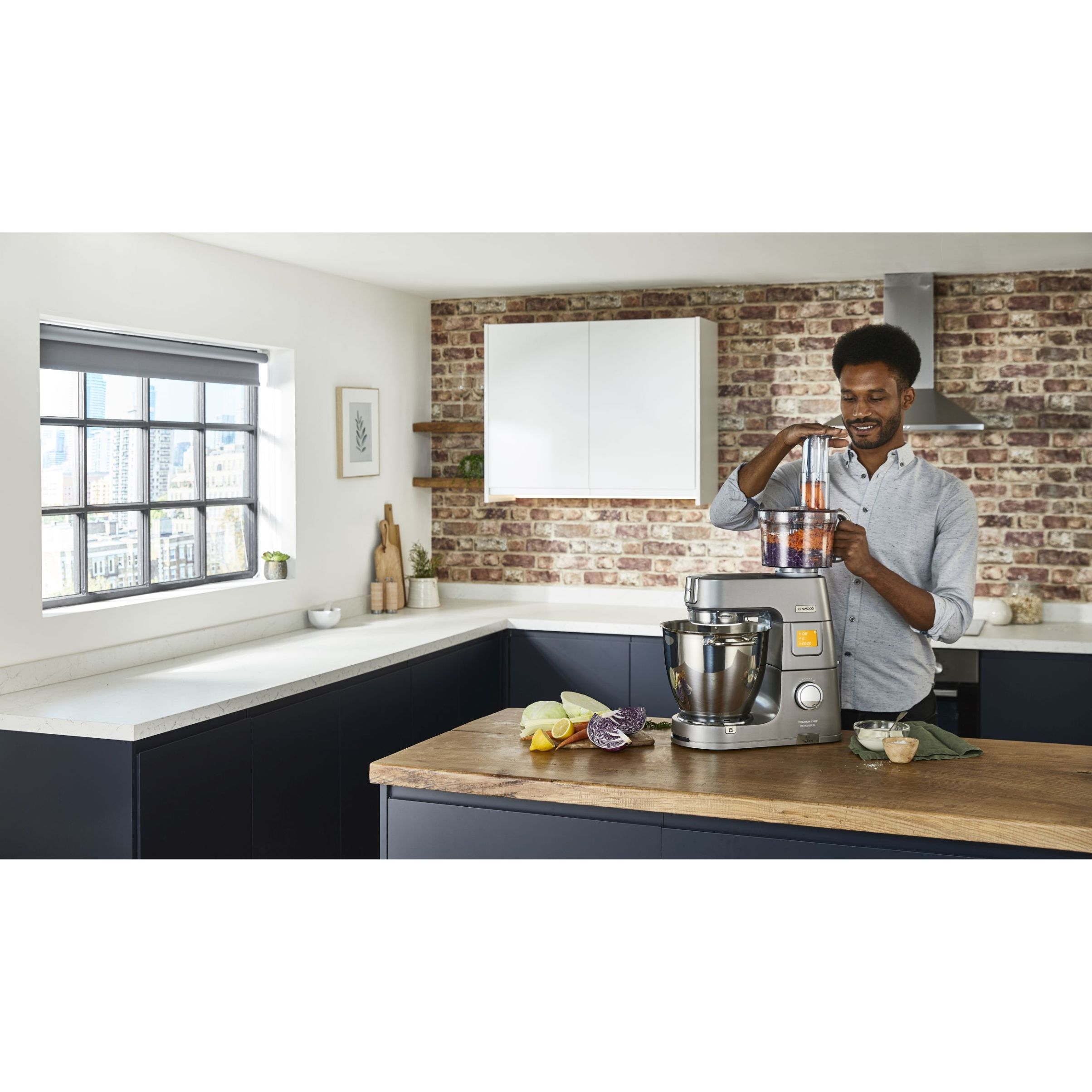 Robot de bucătărie planetar KENWOOD Titanium Chef Patissier XL KWL90.034SI – 0W20011371, 1400W, 6 funcții presetate, Vas 7 l, Blender sticlă, Cântar integrat, Sistem de încălzire, Touch screen