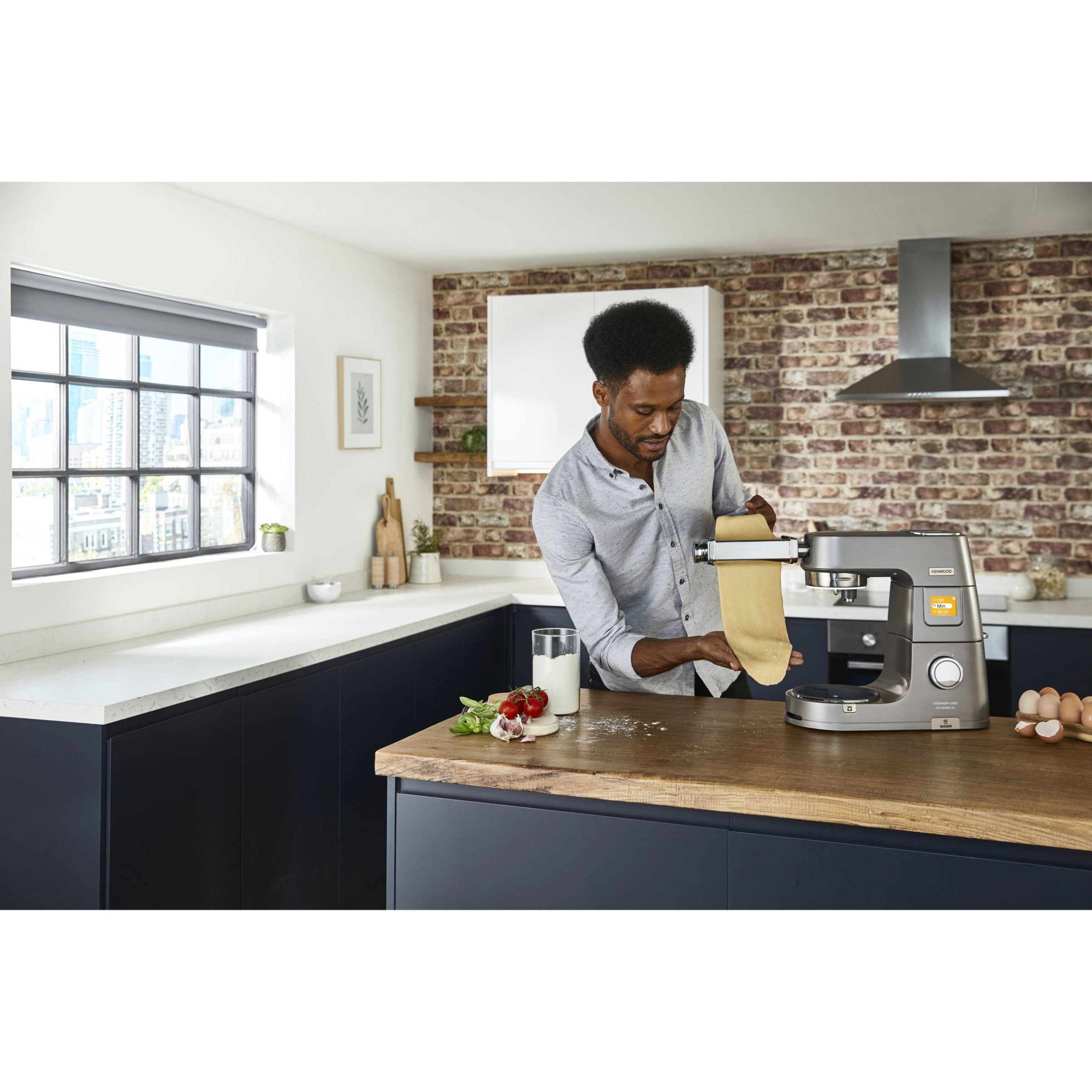 Robot de bucătărie planetar KENWOOD Titanium Chef Patissier XL KWL90.034SI – 0W20011371, 1400W, 6 funcții presetate, Vas 7 l, Blender sticlă, Cântar integrat, Sistem de încălzire, Touch screen