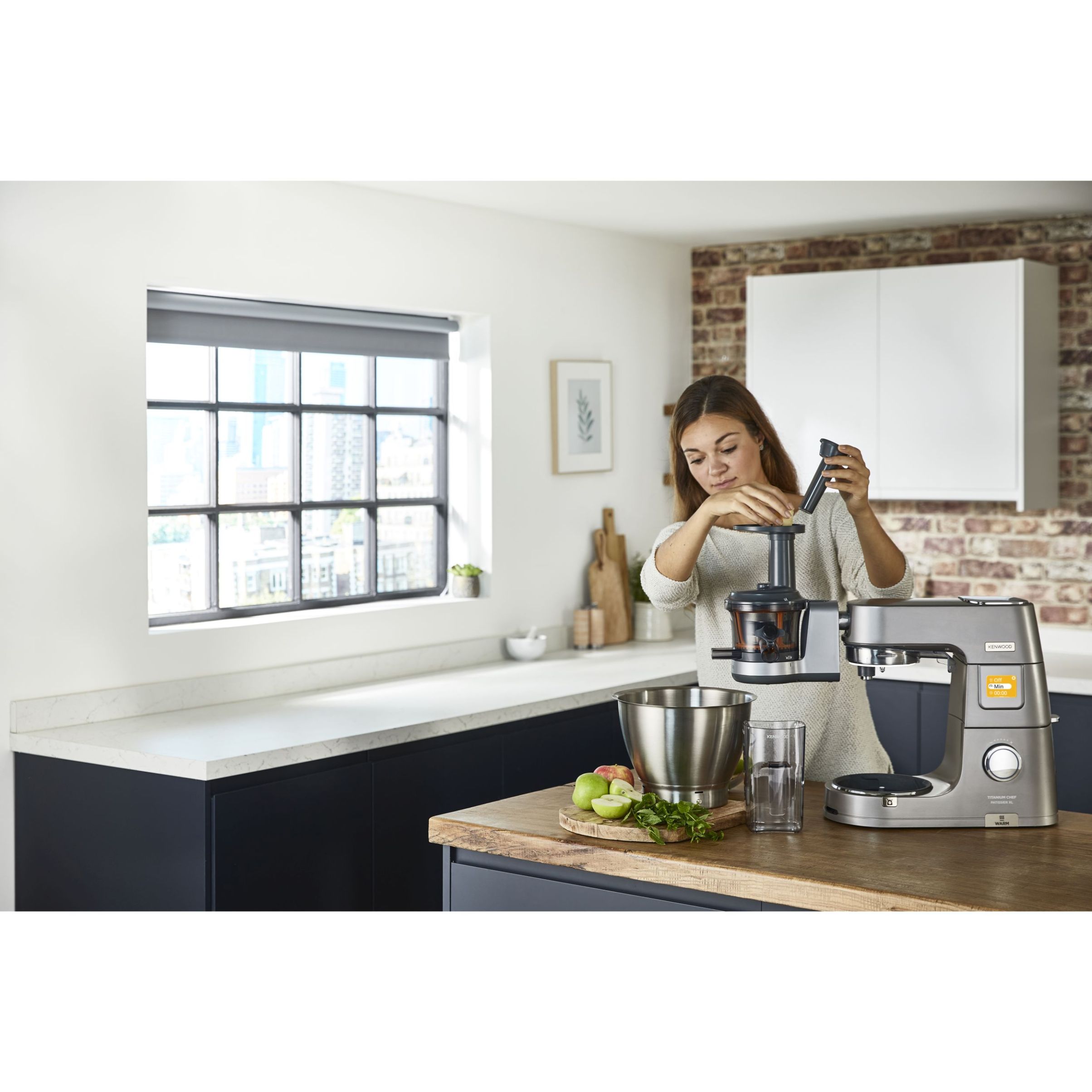 Robot de bucătărie planetar KENWOOD Titanium Chef Patissier XL KWL90.034SI – 0W20011371, 1400W, 6 funcții presetate, Vas 7 l, Blender sticlă, Cântar integrat, Sistem de încălzire, Touch screen