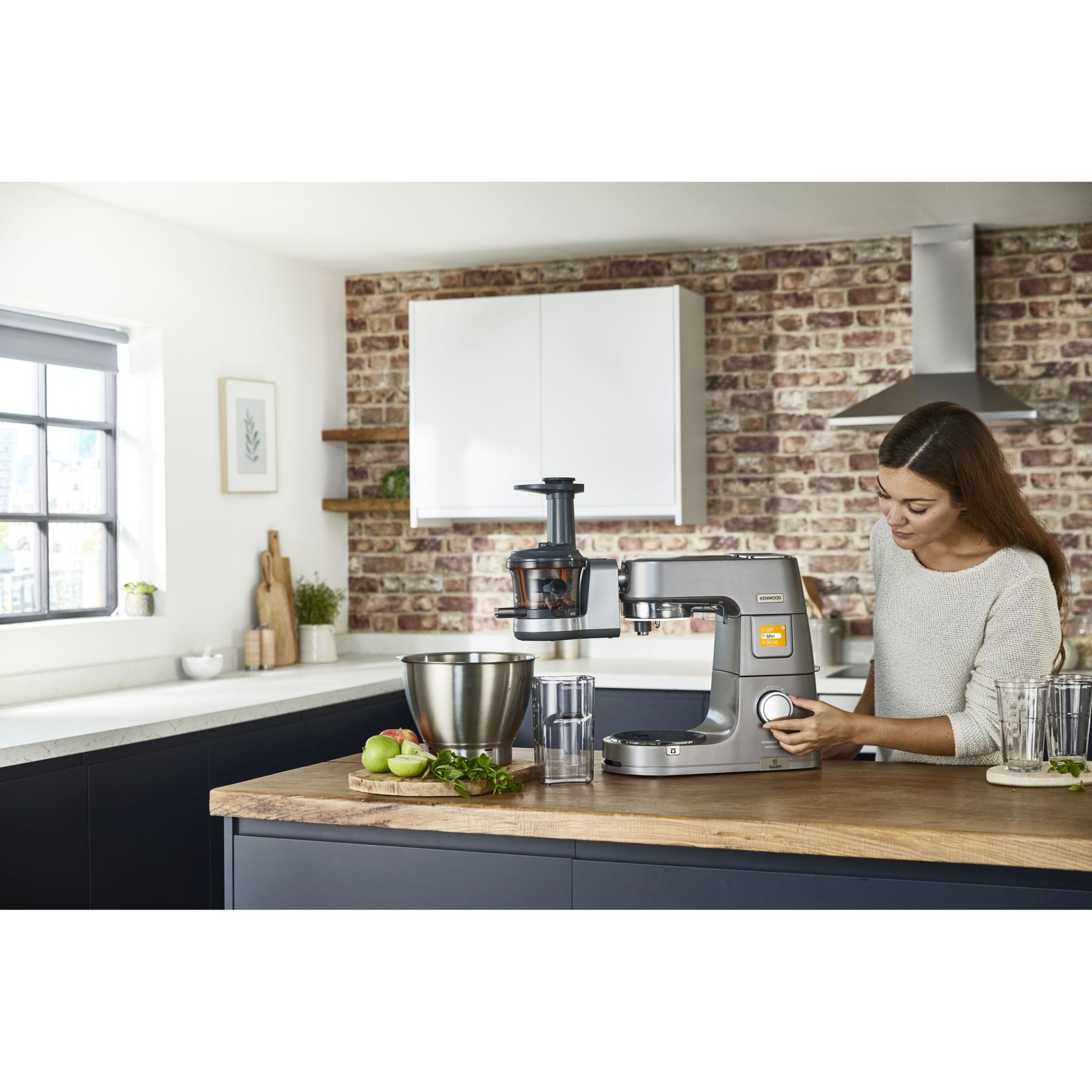 Robot de bucătărie planetar KENWOOD Titanium Chef Patissier XL KWL90.034SI – 0W20011371, 1400W, 6 funcții presetate, Vas 7 l, Blender sticlă, Cântar integrat, Sistem de încălzire, Touch screen